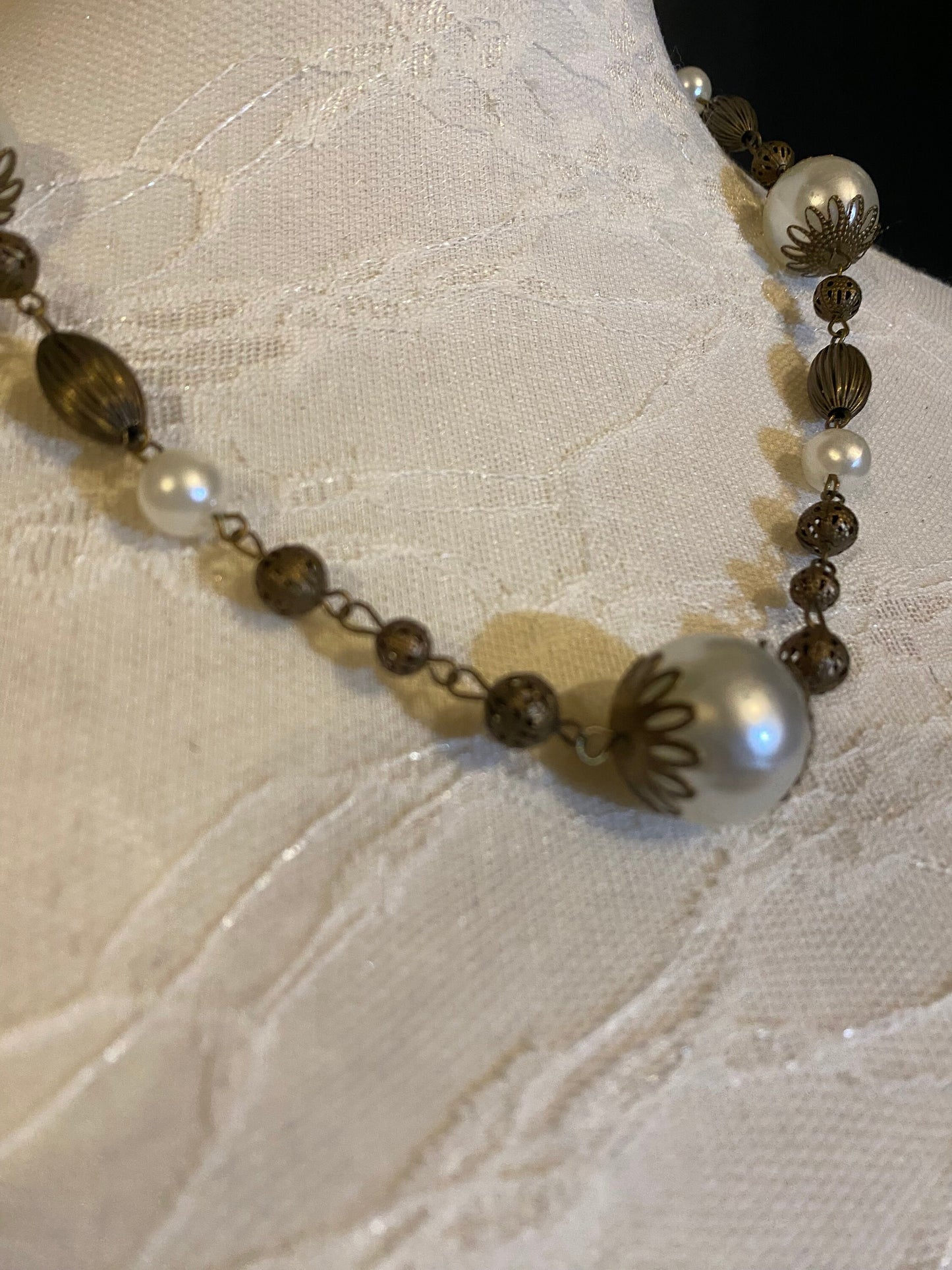 Vintage Style Pearl Necklace: Antique Brass Chain, Elegant Gift