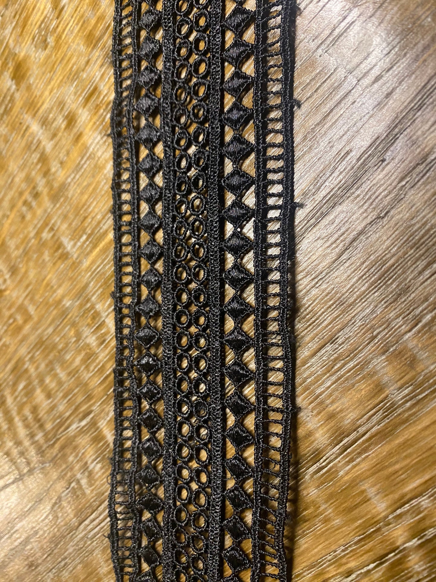 Delicate Black Lace Trim, Unique Pattern (5.8cm Wide)
