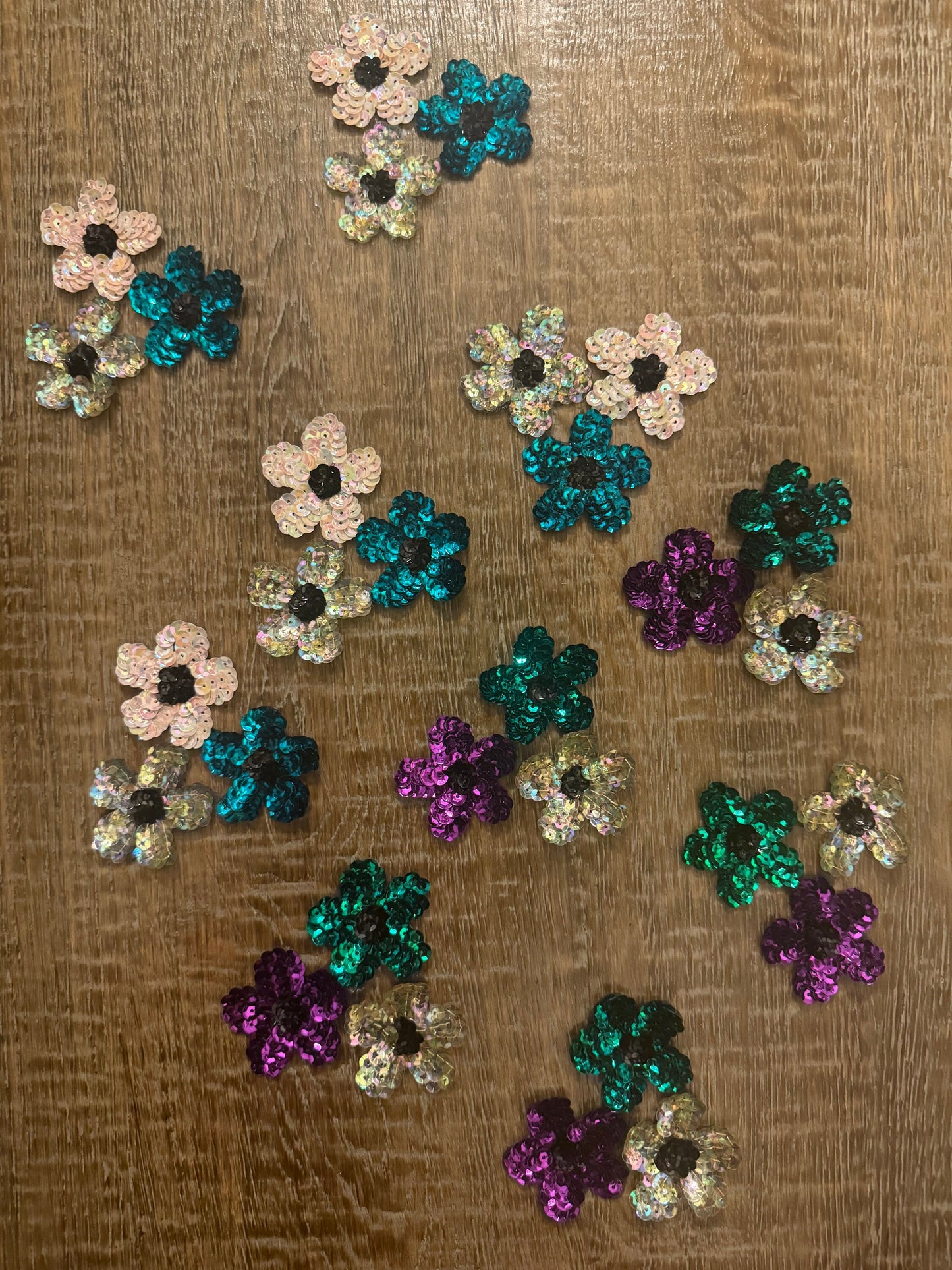 Handmade Sequins Daisy Appliqué, Sew-On Embellishments