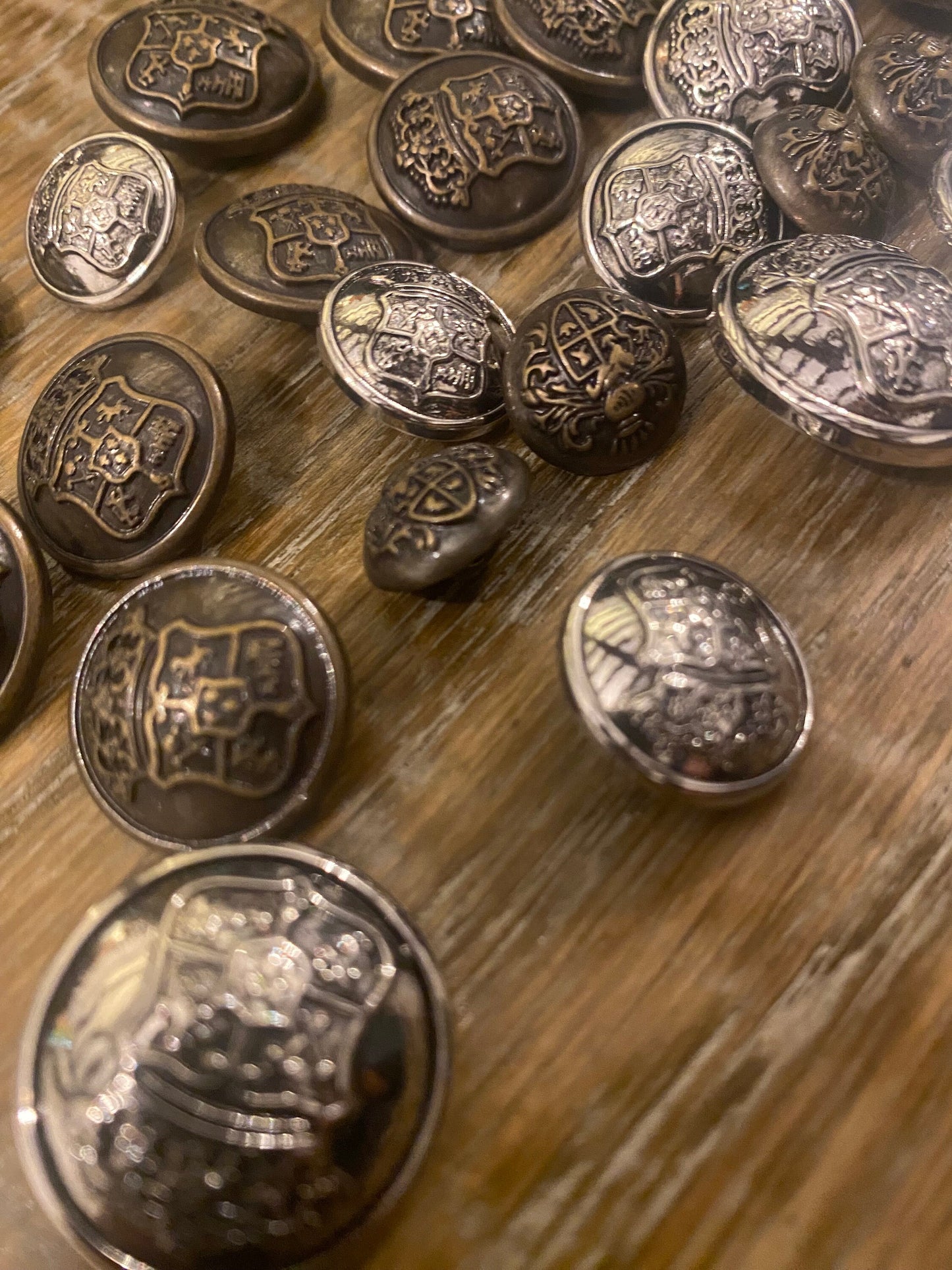 6pcs Buttons, Crest Design Button, Silver, Antique Brass, 28L, 34L, 1.8cm, 2.1cm