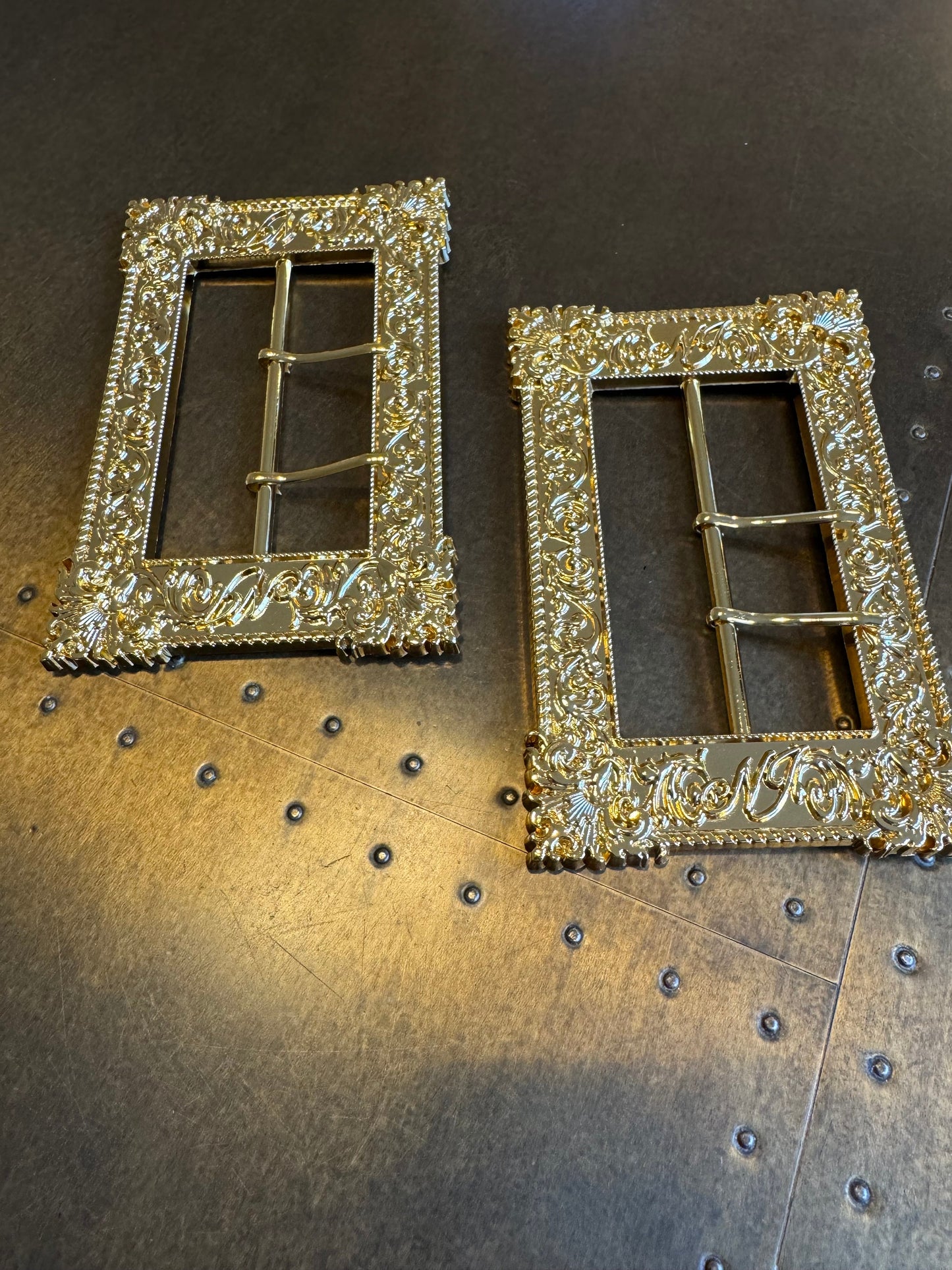 Exquisite Gold Buckle, Oversized Metal Gold Buckle, 3” Middle Bar, 14cm x 9cm size, Large, Belt Buckle, Prongs, Costumes, Couture, Elegant