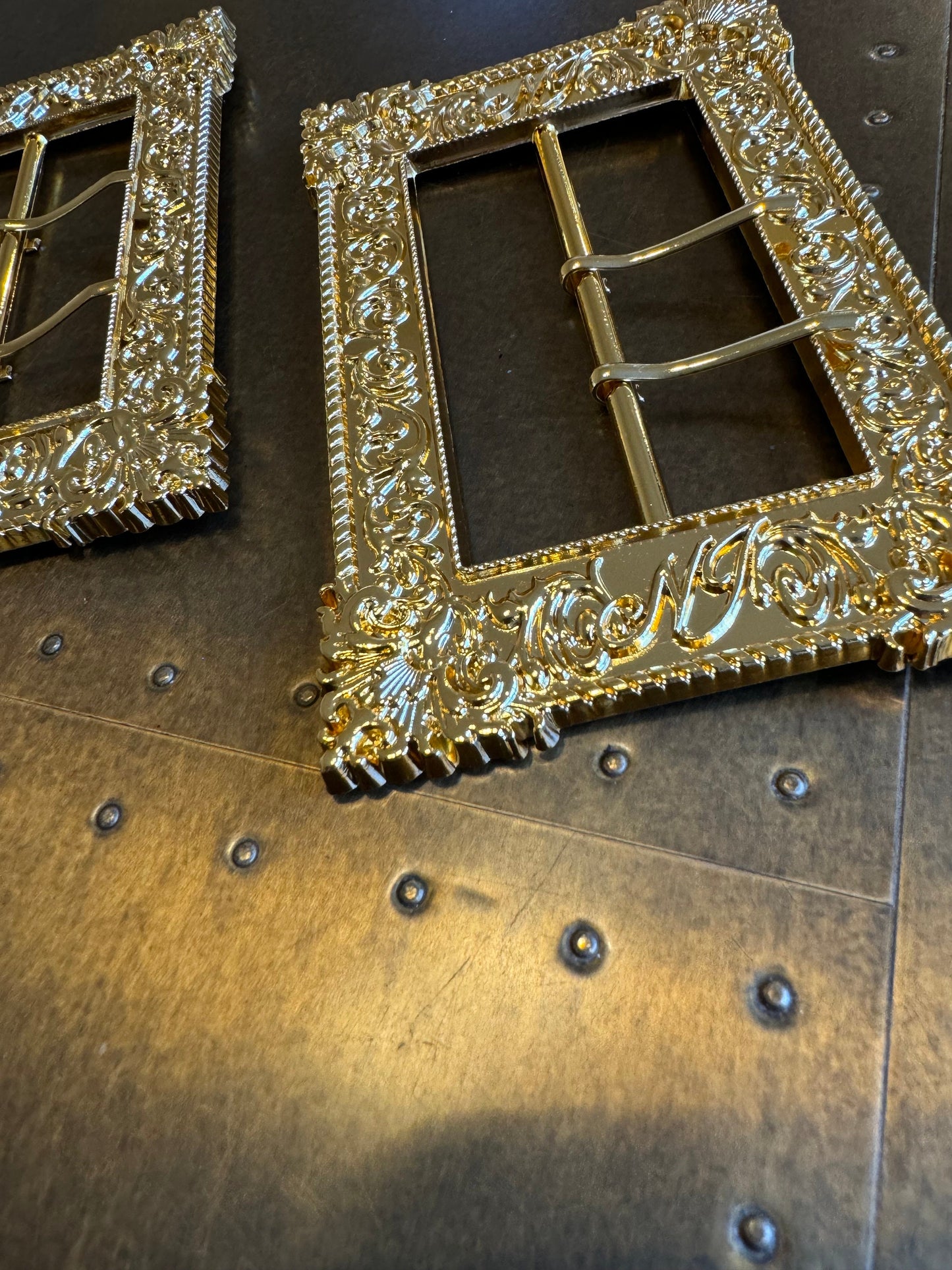 Exquisite Gold Buckle, Oversized Metal Gold Buckle, 3” Middle Bar, 14cm x 9cm size, Large, Belt Buckle, Prongs, Costumes, Couture, Elegant