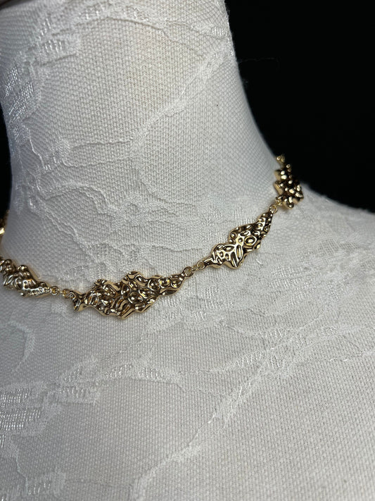 Gold Hammered Necklace FAN Accessory