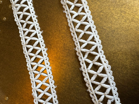 1 1/4” Wide Ivory Criss Cross Lace Trim
