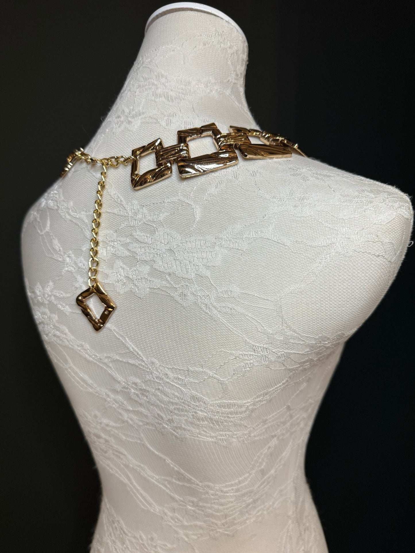 Necklace, Hammered Metal Necklace, Necklace, Gold, FAN Design, FAN Exclusive, Gift, Accessory, Fashion, Elegant Necklace
