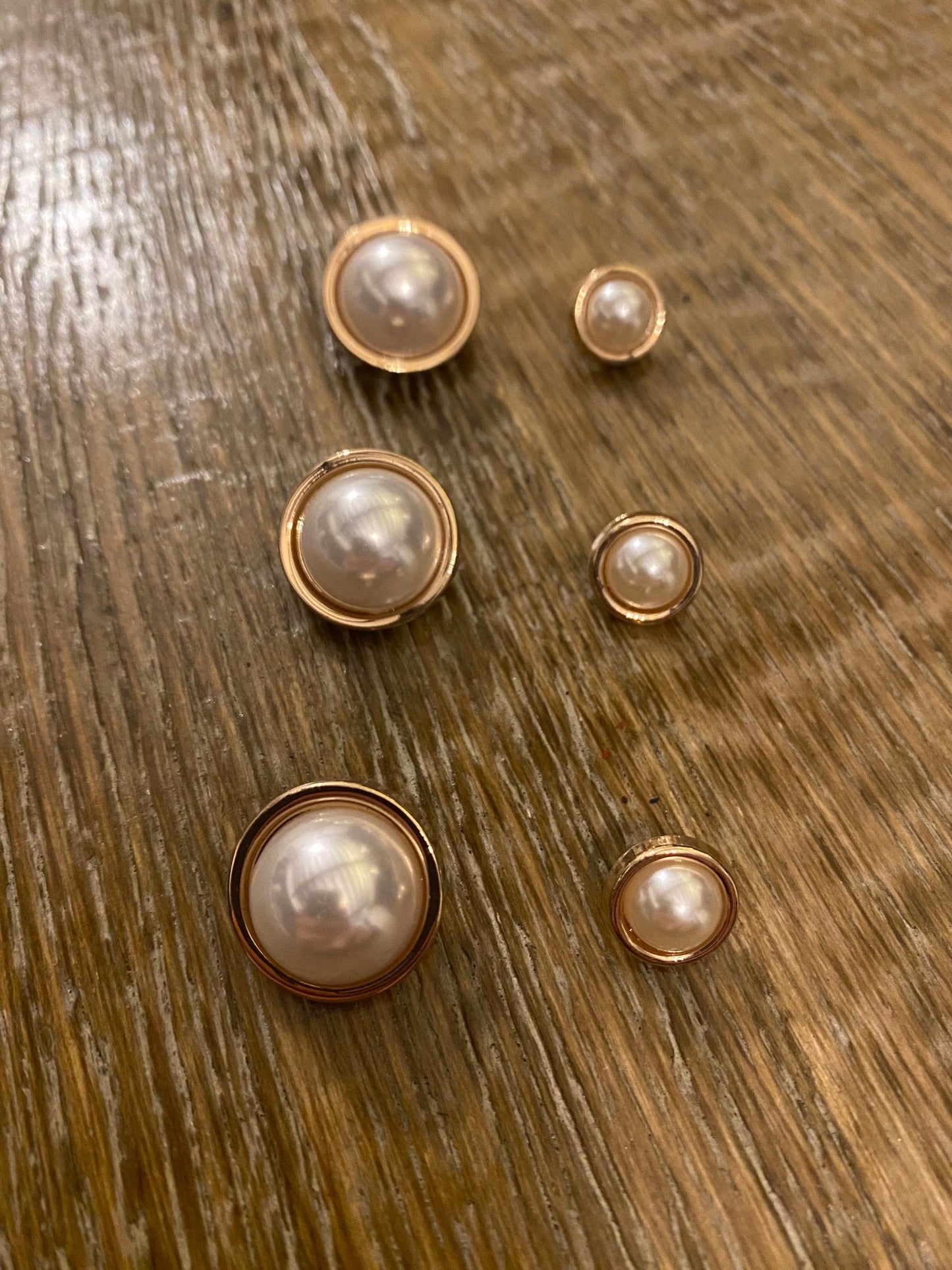 High Quality Gold Metal Pearl Shank Buttons (12mm, 18mm)