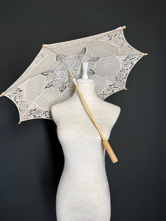 Ecru Beige Lace Umbrella: Vintage Style Wedding Sun Protection