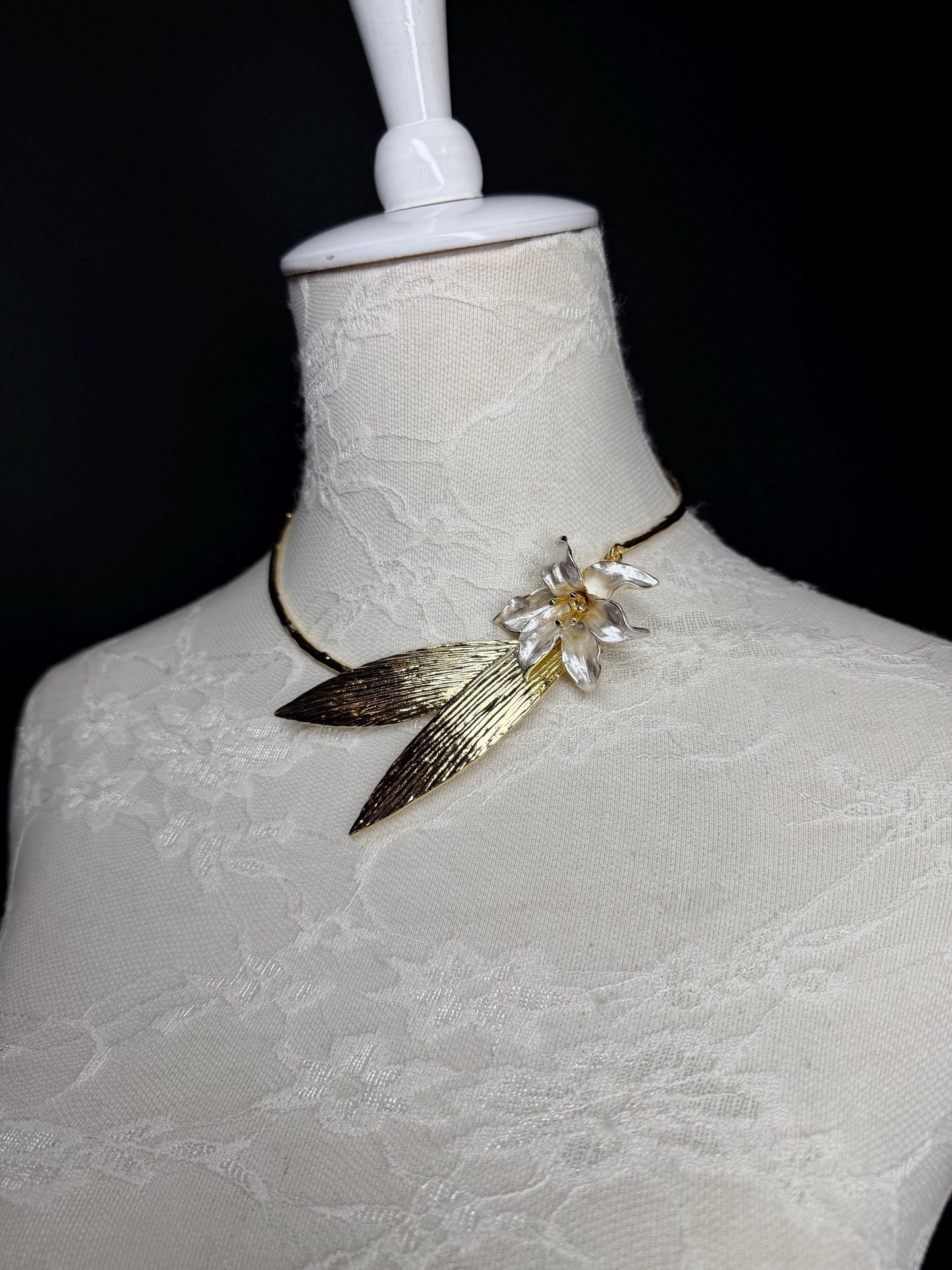 Handmade Floral Leaf Choker