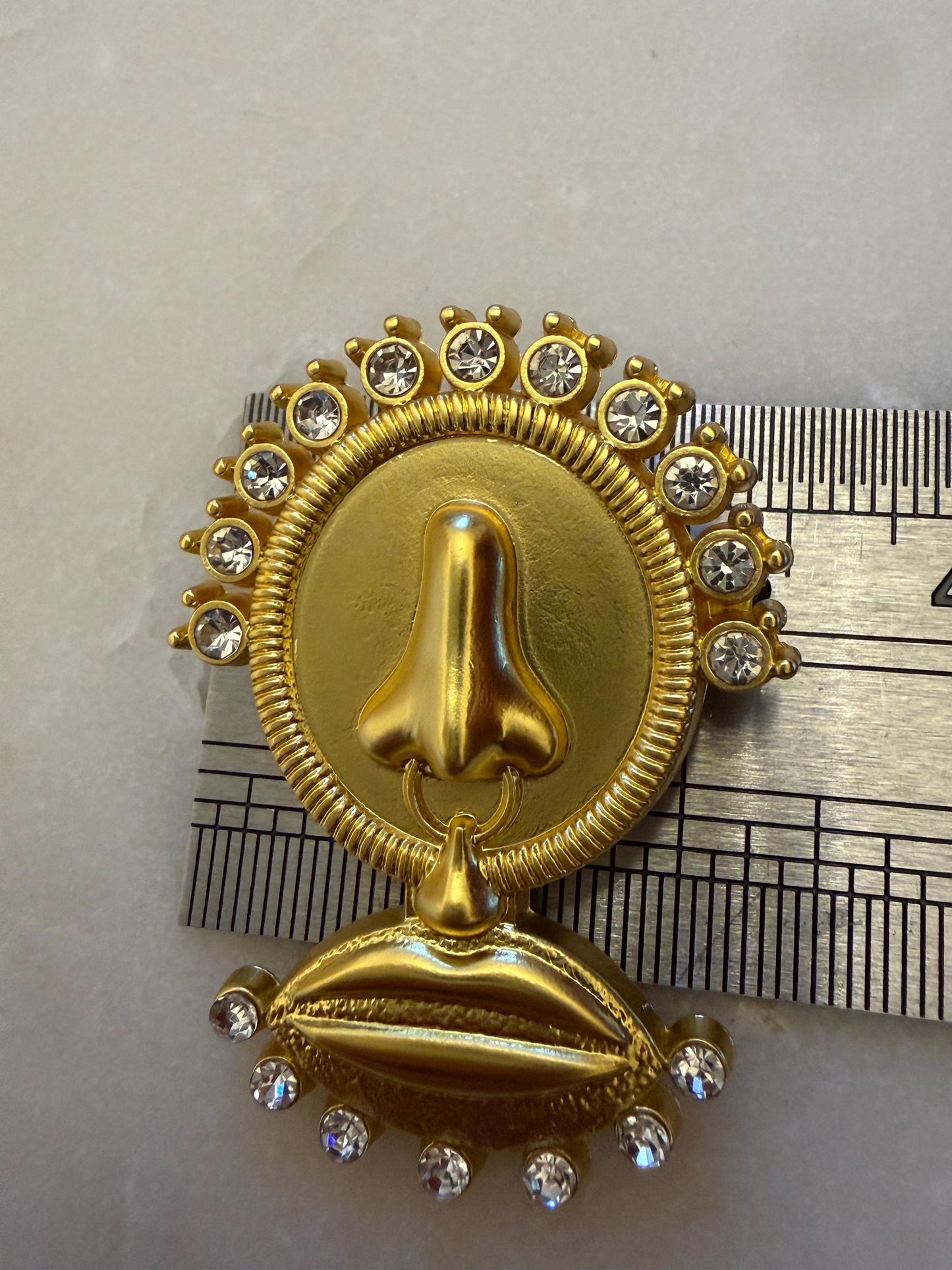 Brooch, Pin on Gold, 4.2cm x 3cm