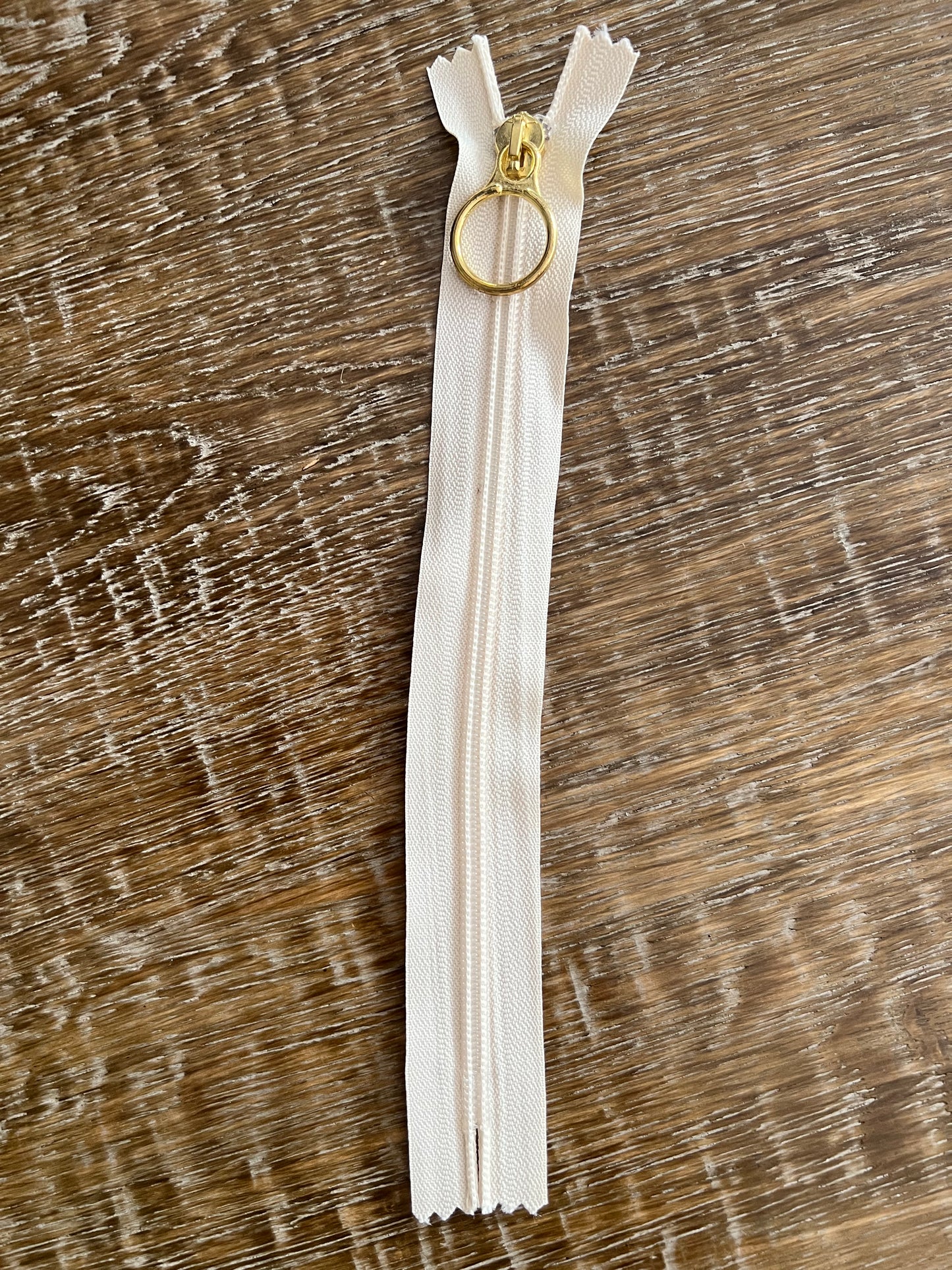 9 inch Closed End Nylon Gold Ring Pull Zipper