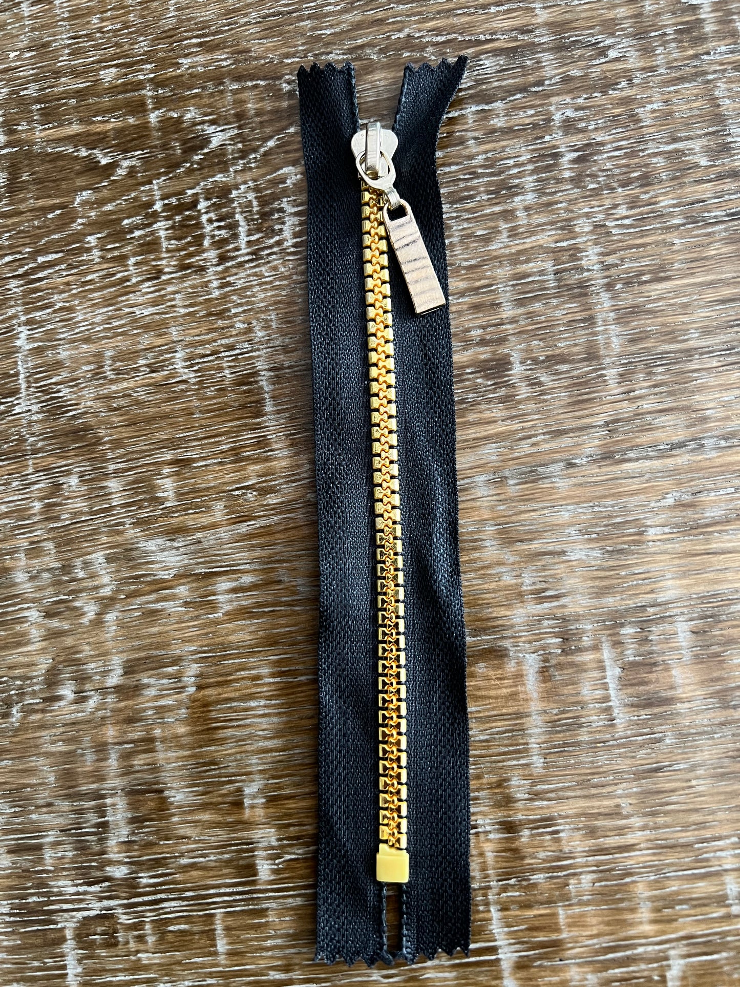 6.5 inch Gold Plastic Teeth Closed End Zipper