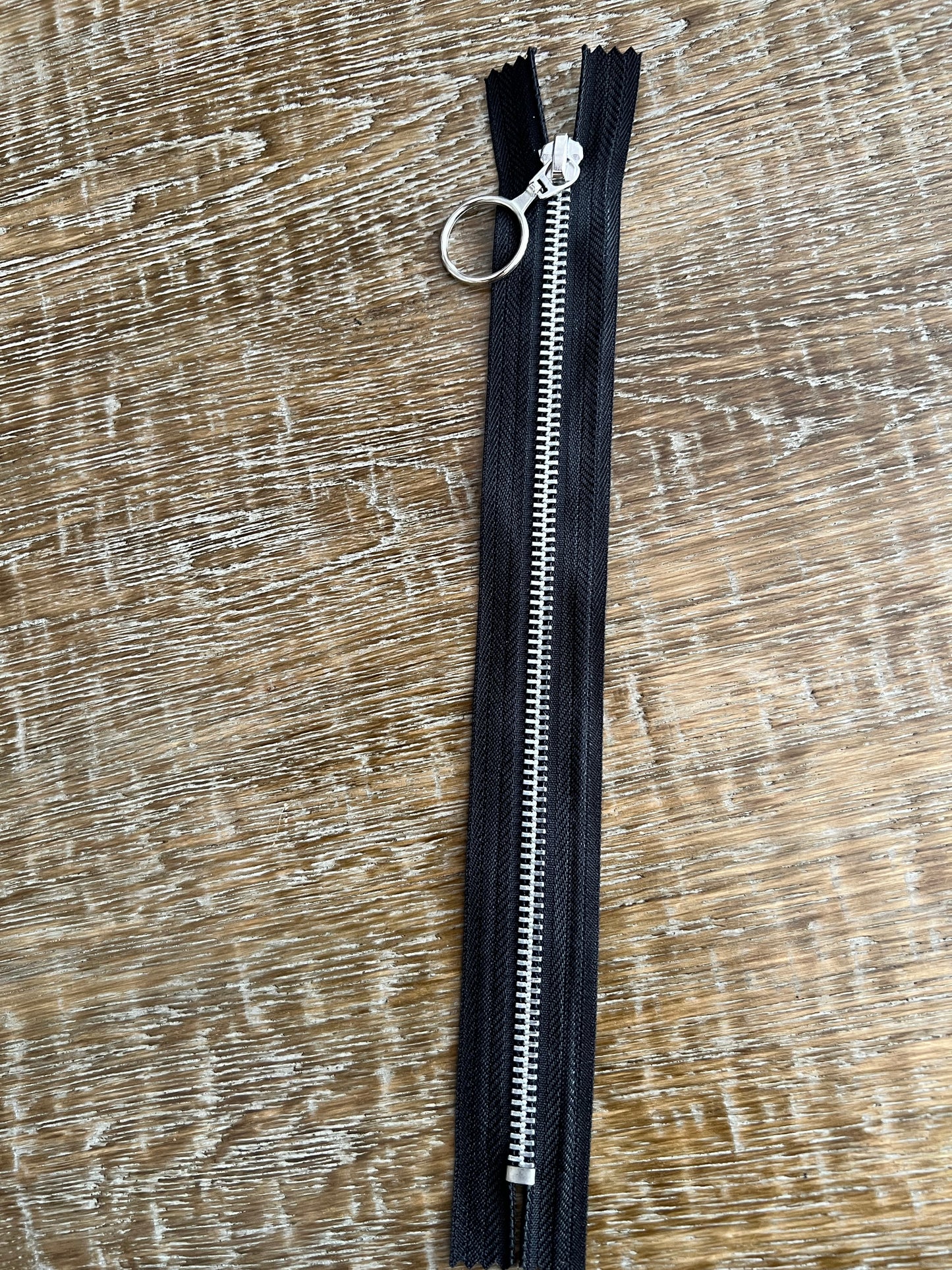 No.5 Closed End Ring Pull Metal Zipper