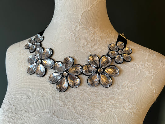 Jewel Flower Necklace Trim