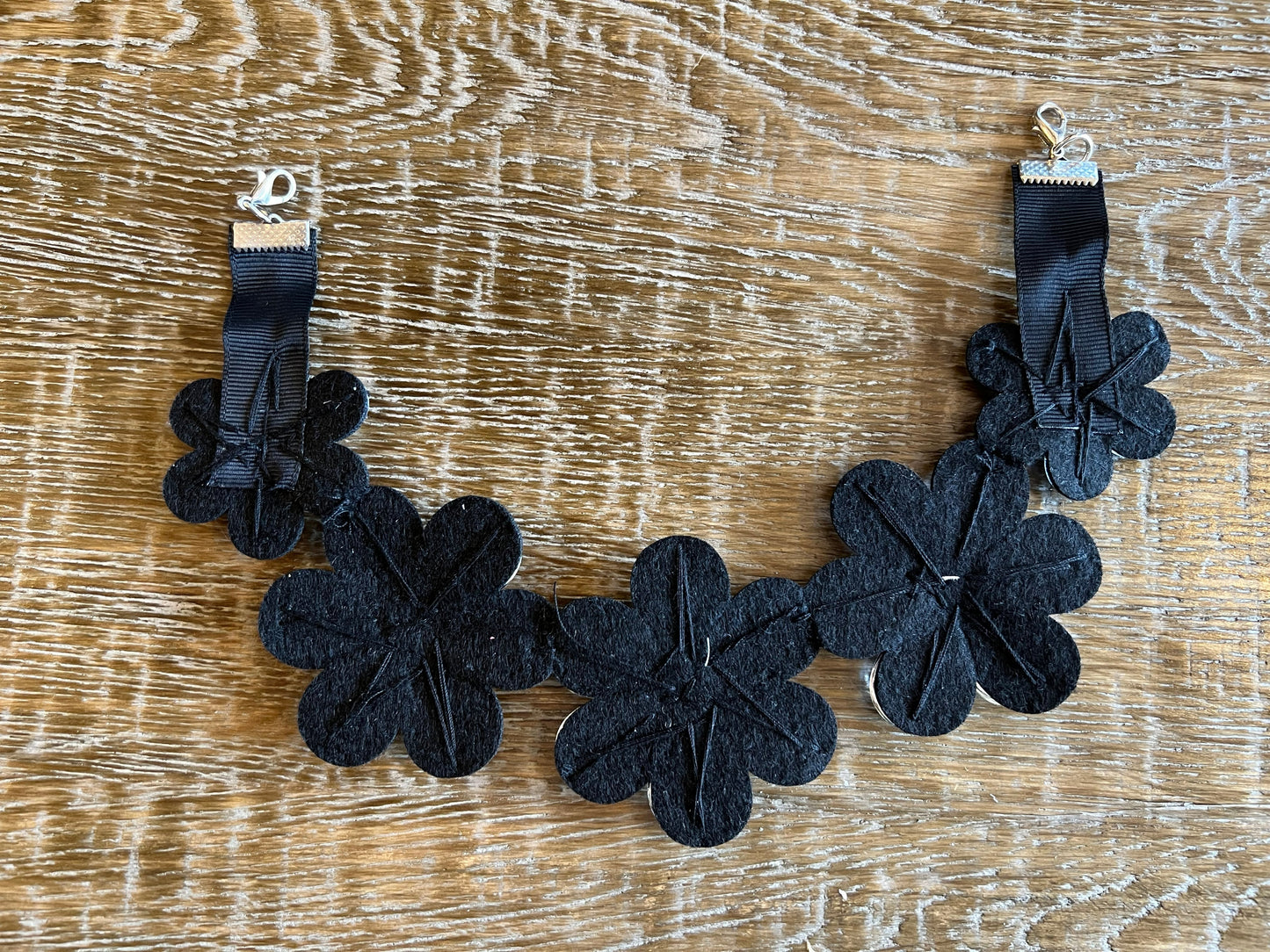 Jewel Flower Necklace Trim