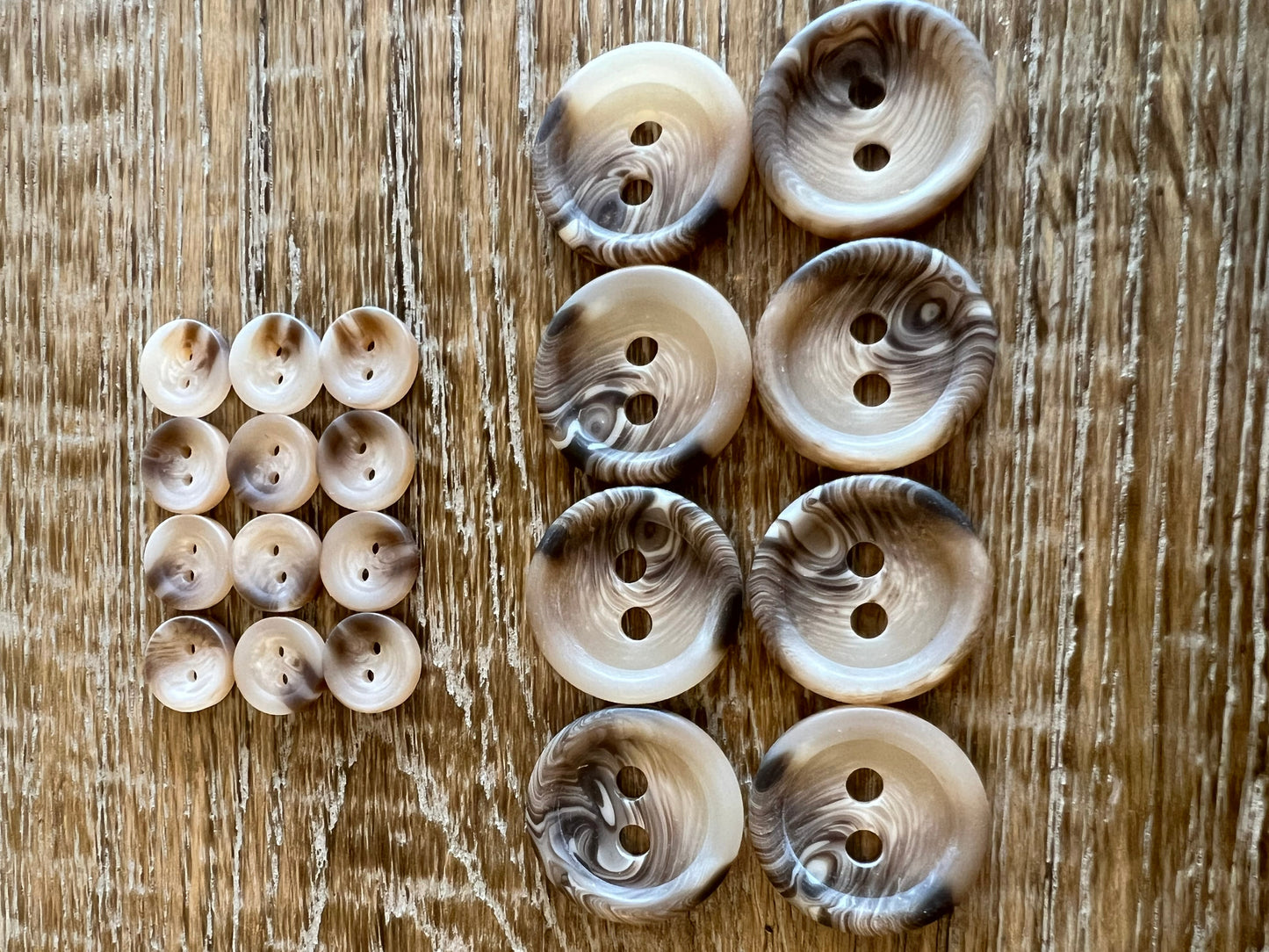 12.5mm Imitation Horn 2 Hole Button (20L)