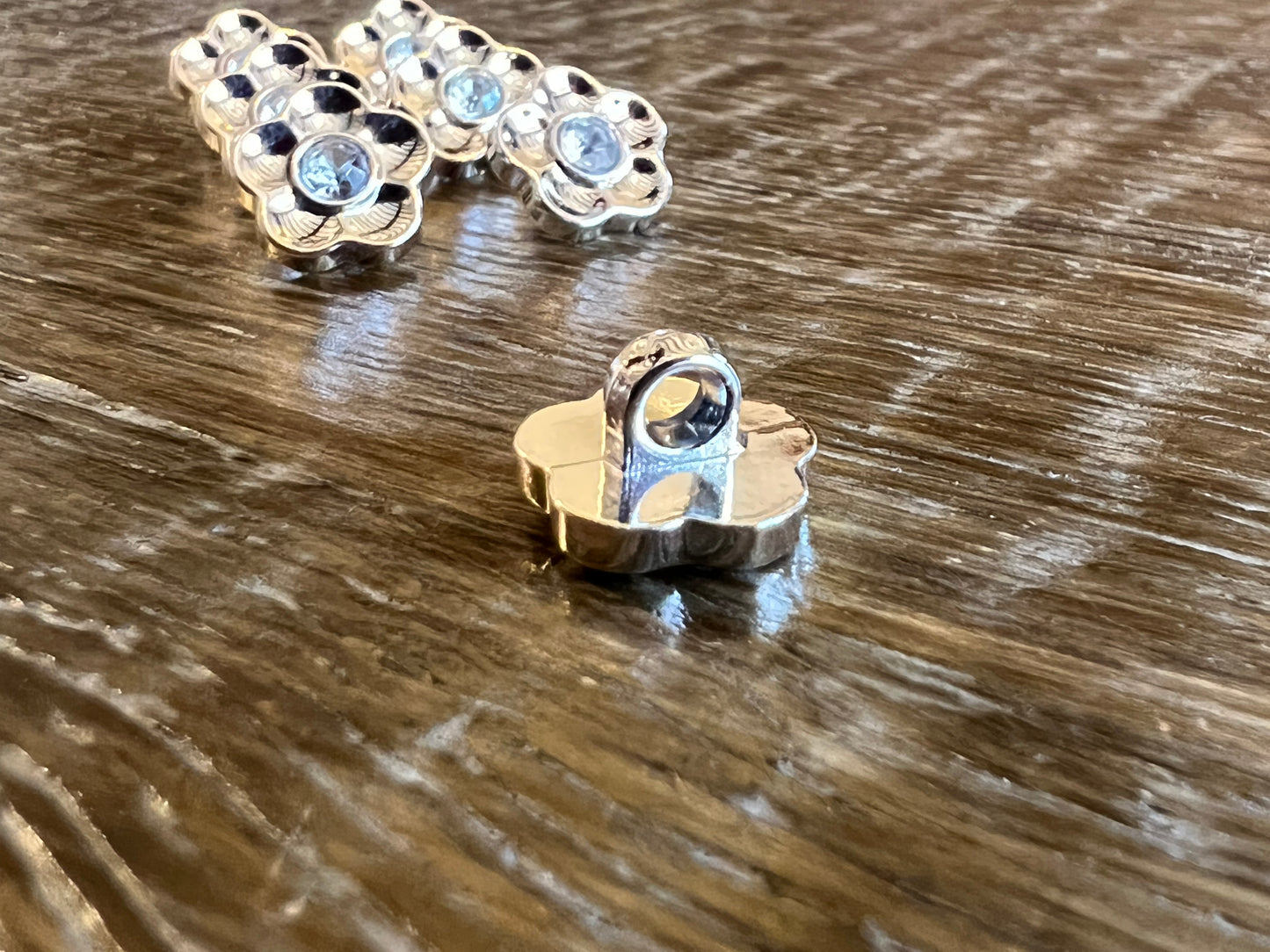 12.5mm Silver Flower Diamante Button (20L)