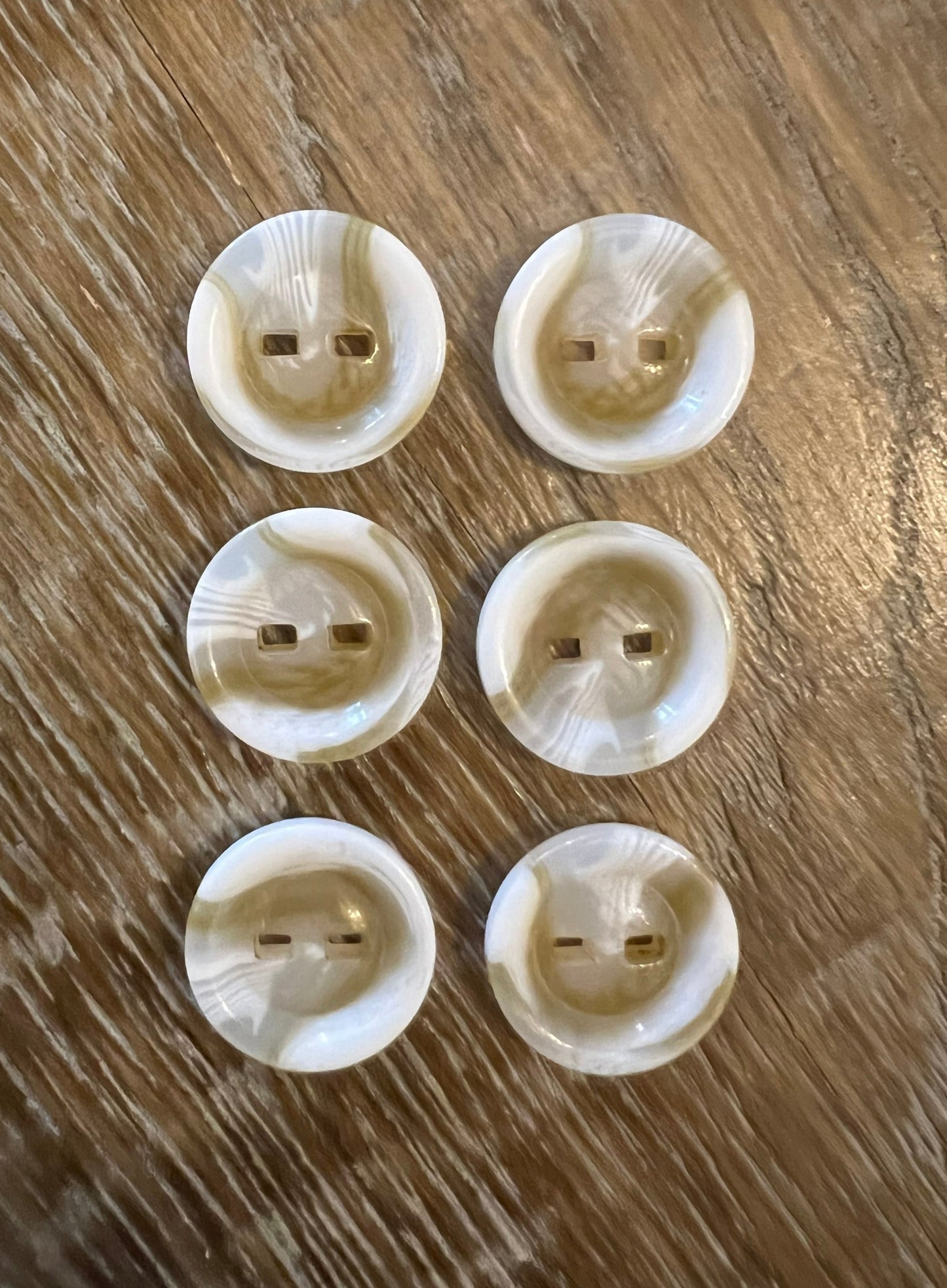 18mm White Marble Rectangle Holed Button (28L)