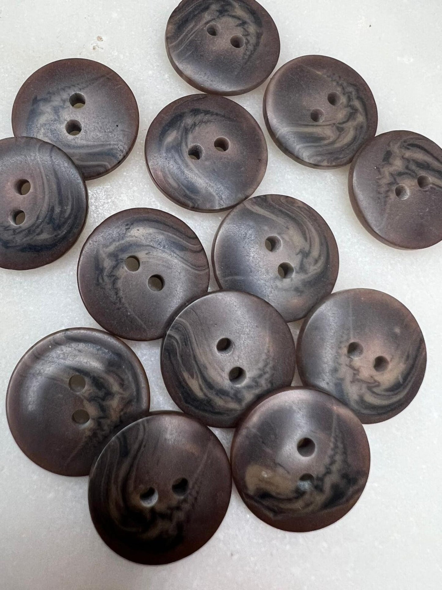 18mm Mottled Button (28L)