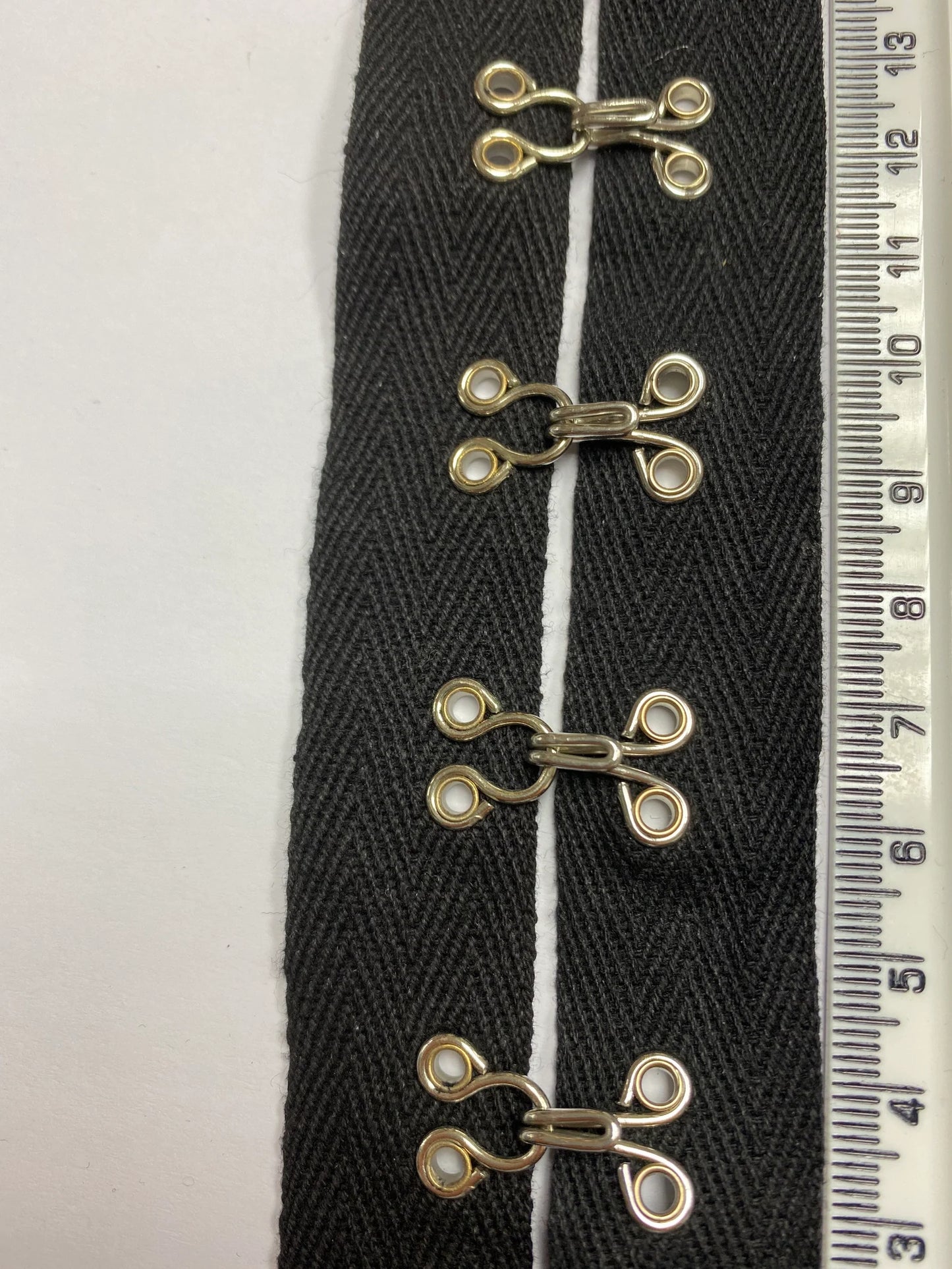 Hook and Eye Tape, Exposed Quality