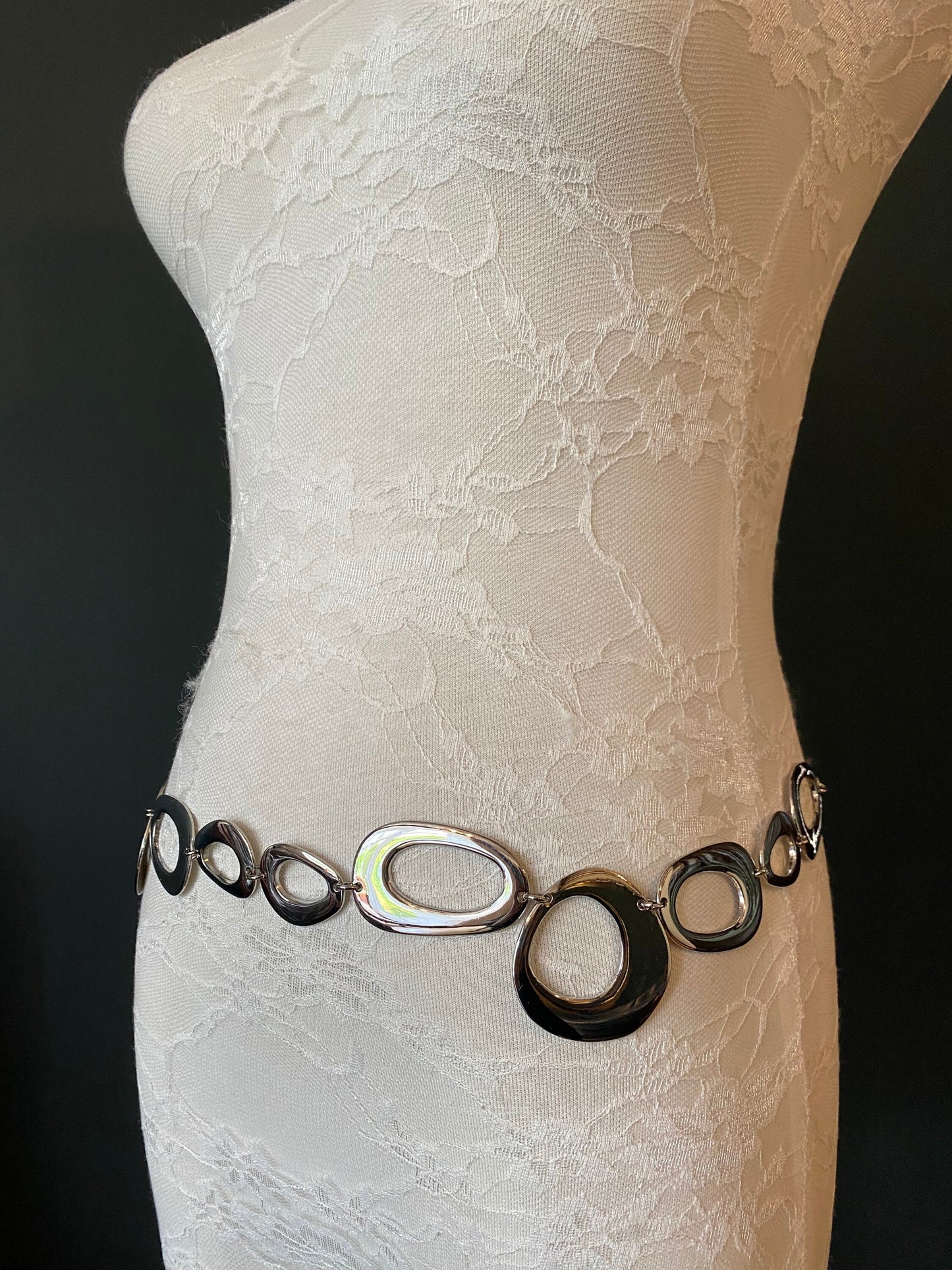 X-long Ring Belt, Metal Ring Ring, Quality Fashion Belt, UK Sizes 2-36, Fan Design, Fan Collection, Silver Metal belt, Fashion accessory