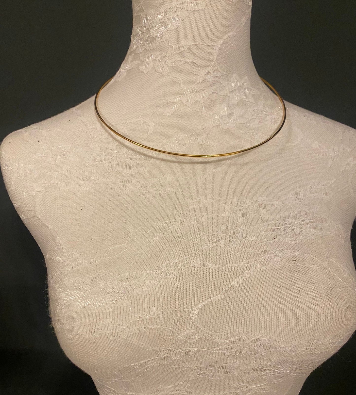 Gold Metal Neck Wire Choker (6.8")