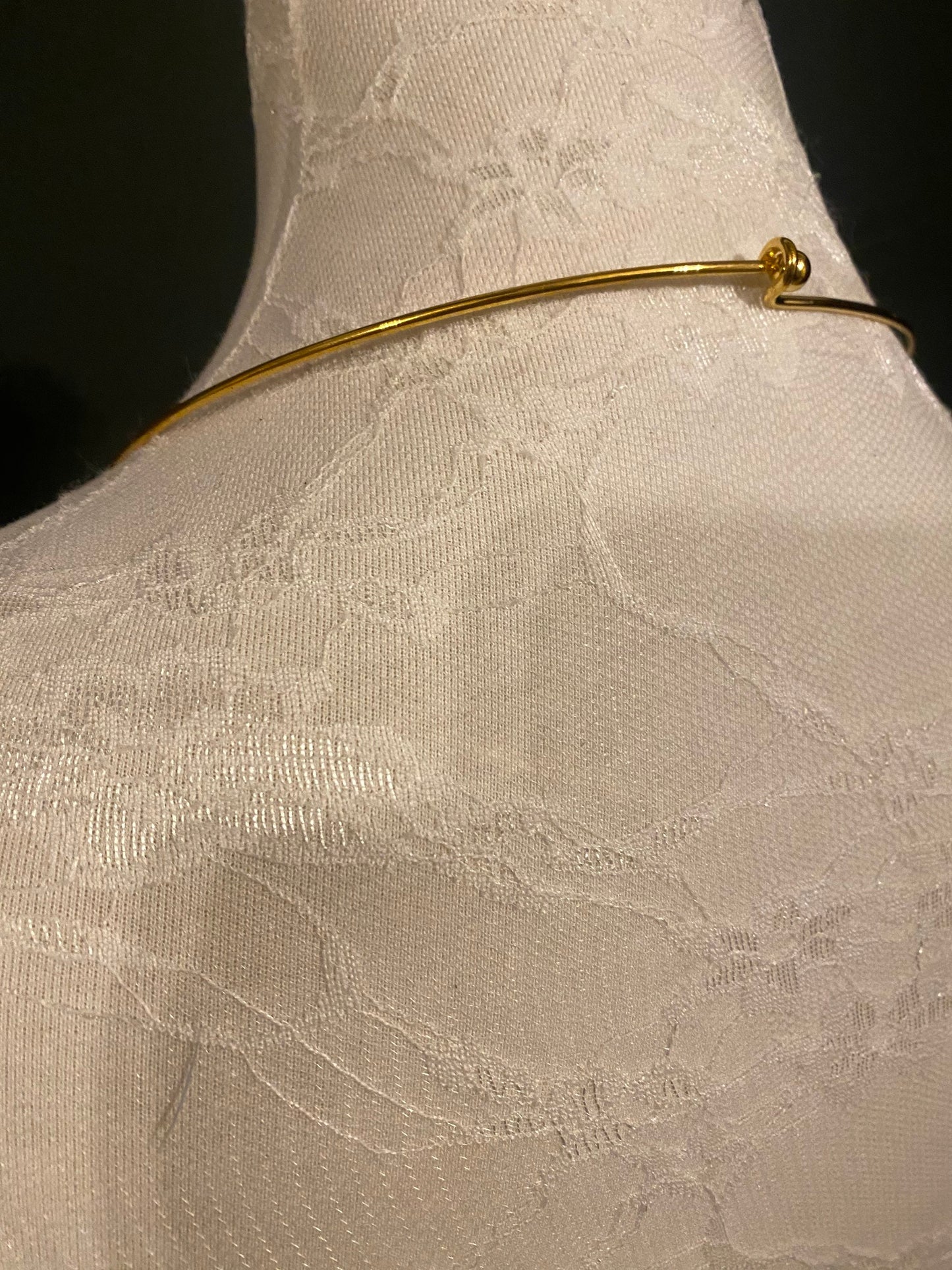 Gold Metal Neck Wire Choker (6.8")