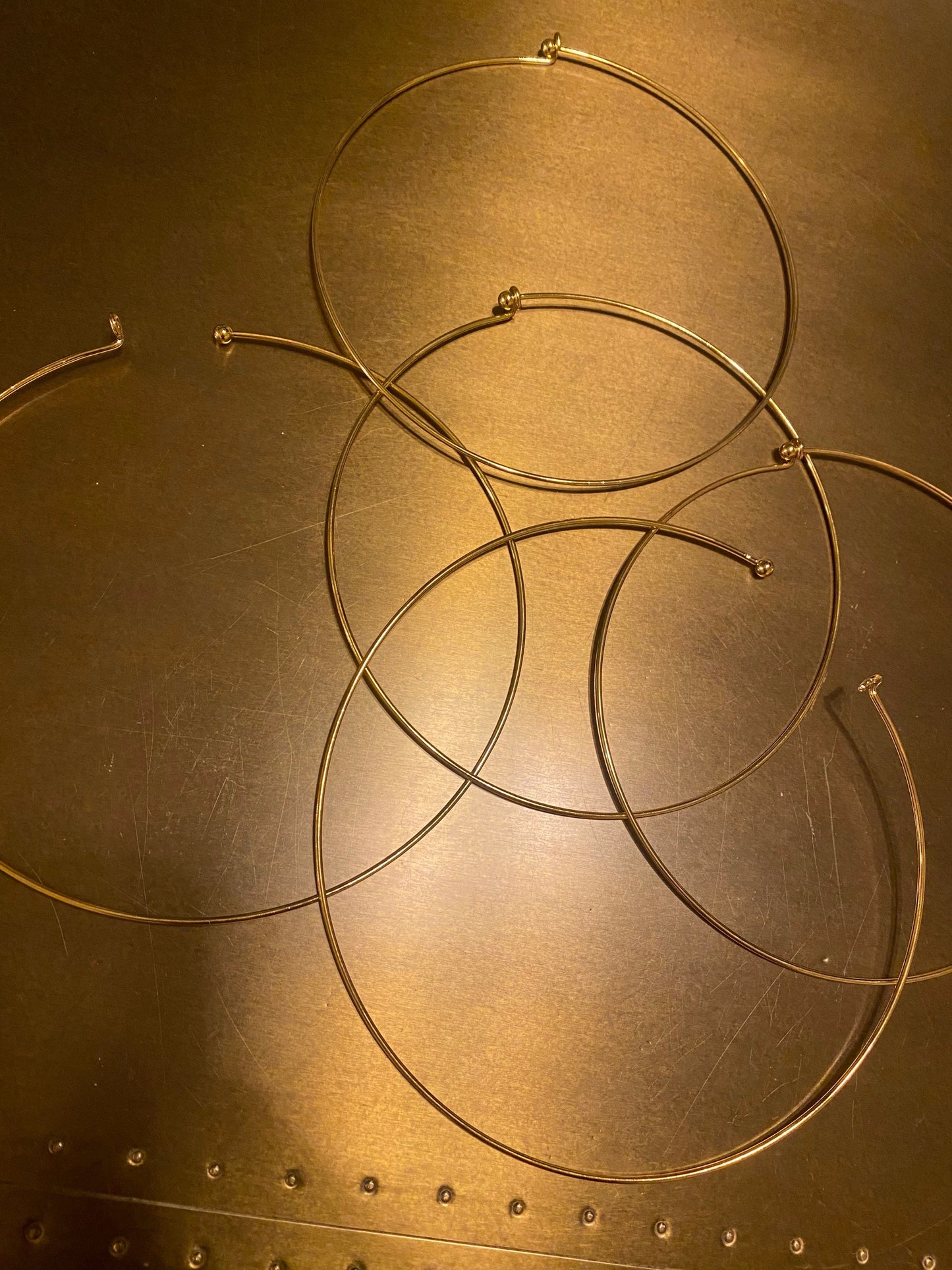 Gold Metal Neck Wire Choker (6.8")