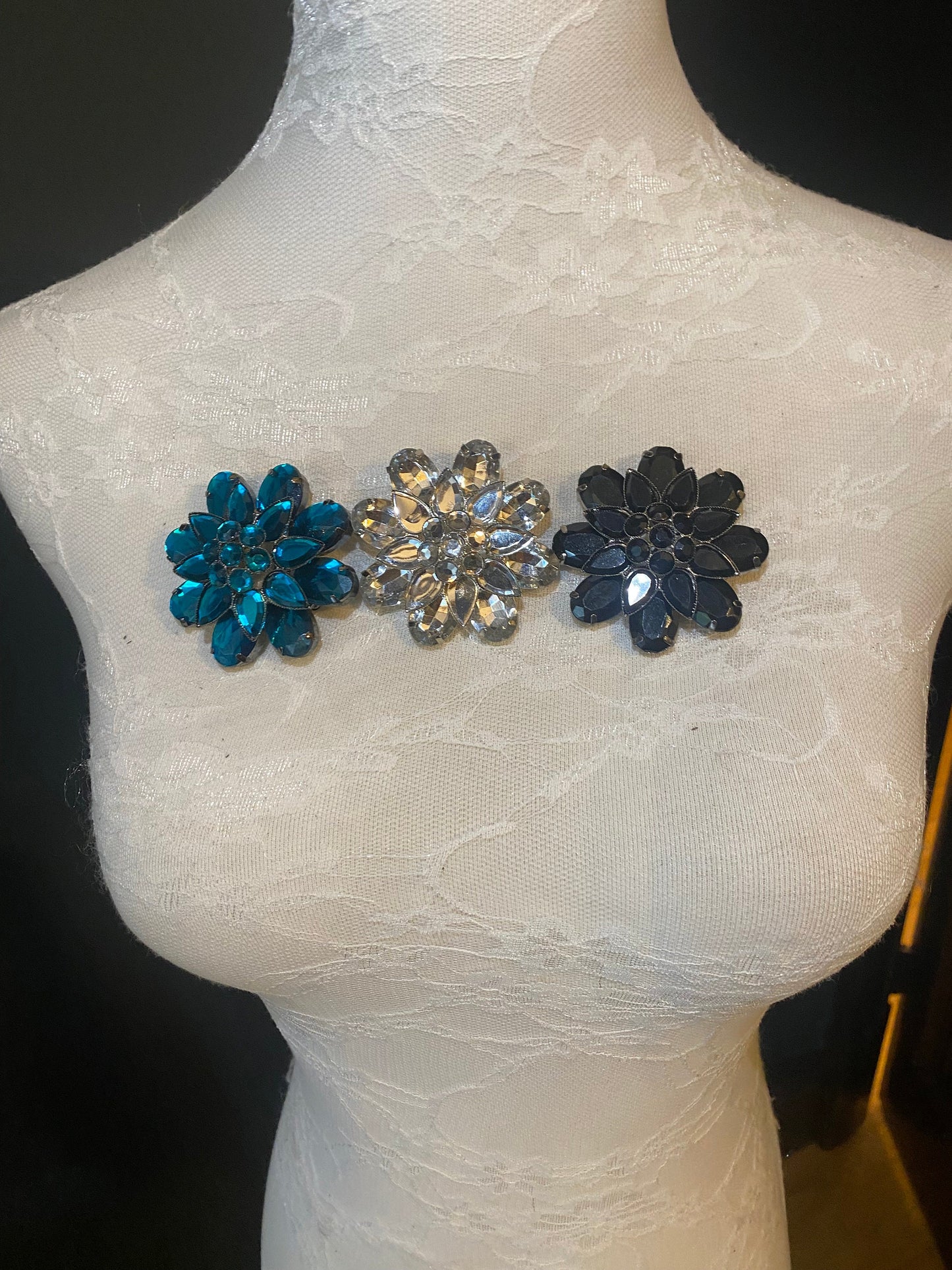 Rhinestone Flower Brooch, Elegant Jewel Pin, Fashion Accessory