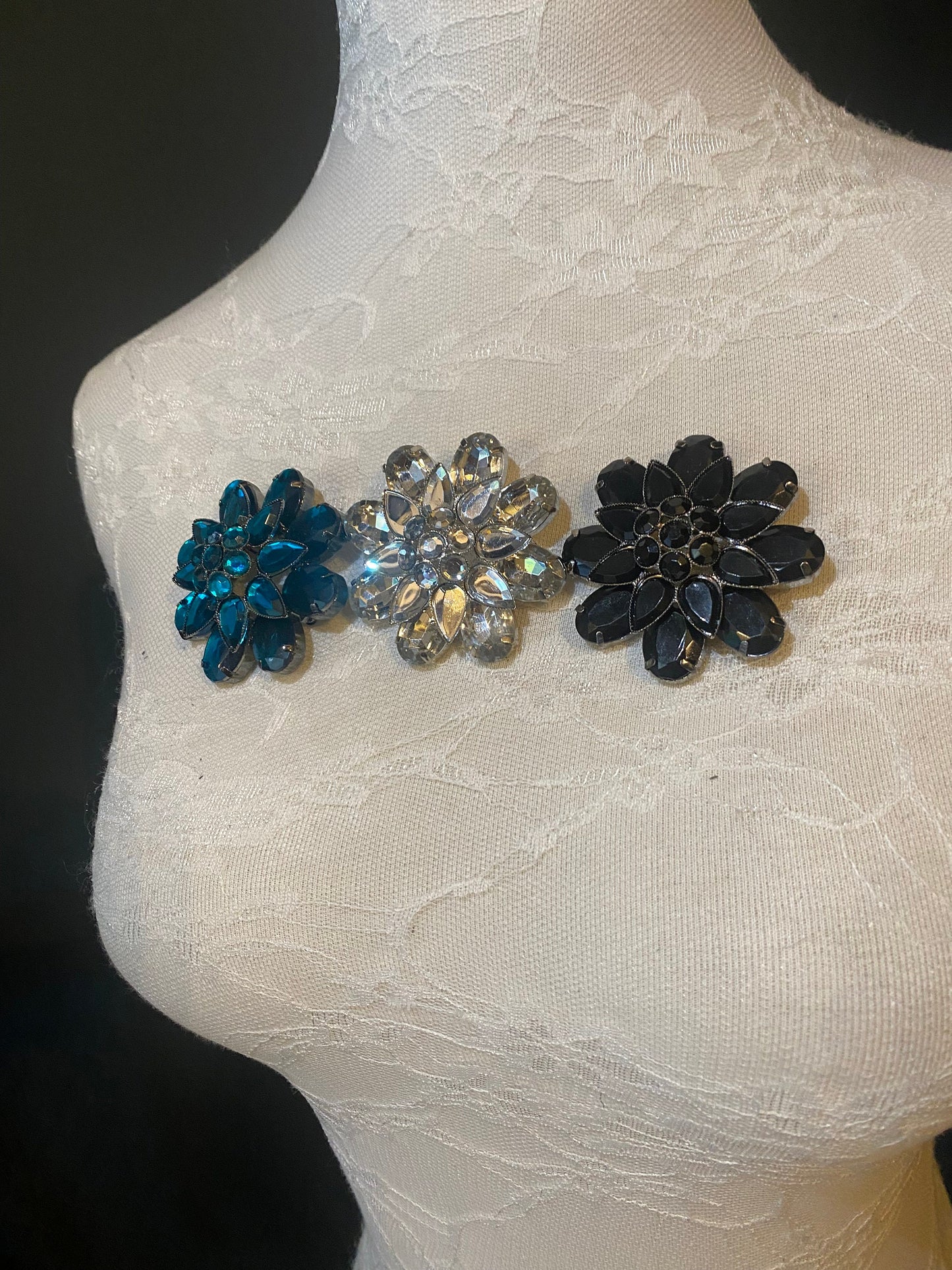 Rhinestone Flower Brooch, Elegant Jewel Pin, Fashion Accessory