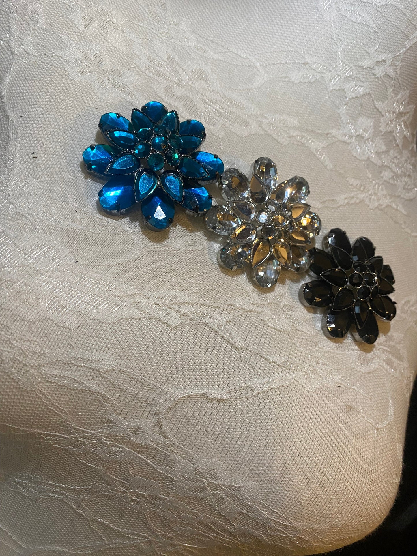 Rhinestone Flower Brooch, Elegant Jewel Pin, Fashion Accessory