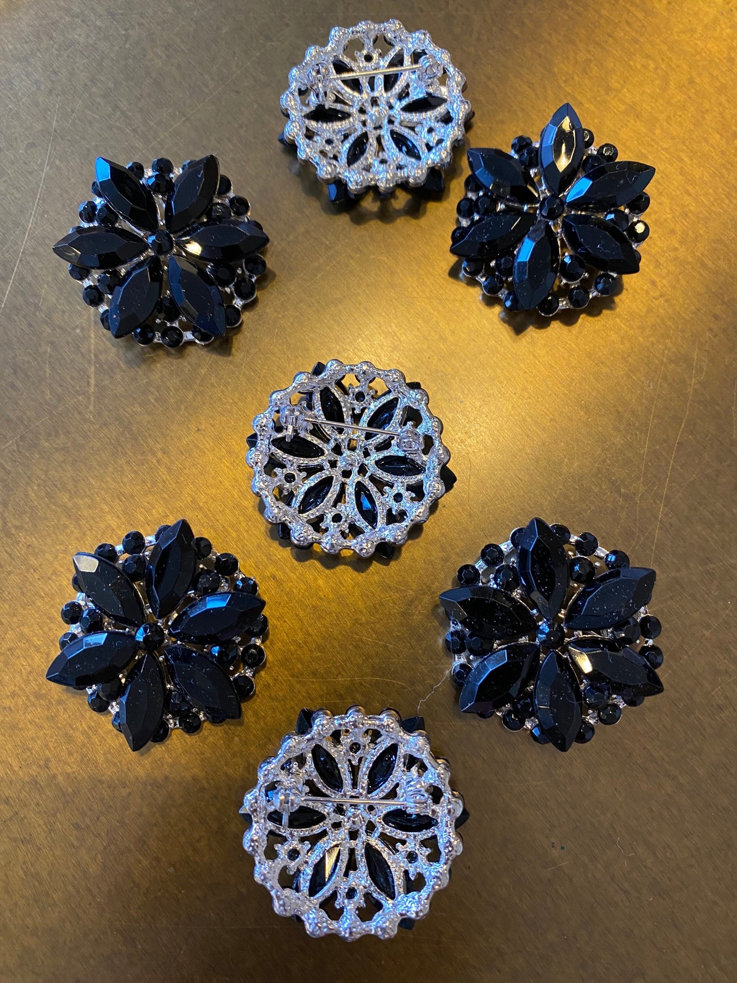 Black Jewel Brooch, Fan Fashion Pin (3.5cm)