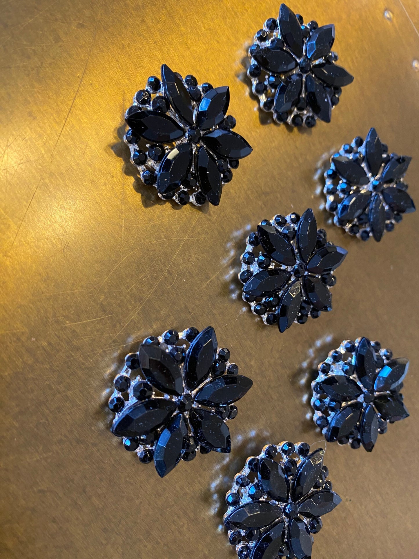 Black Jewel Brooch, Fan Fashion Pin (3.5cm)