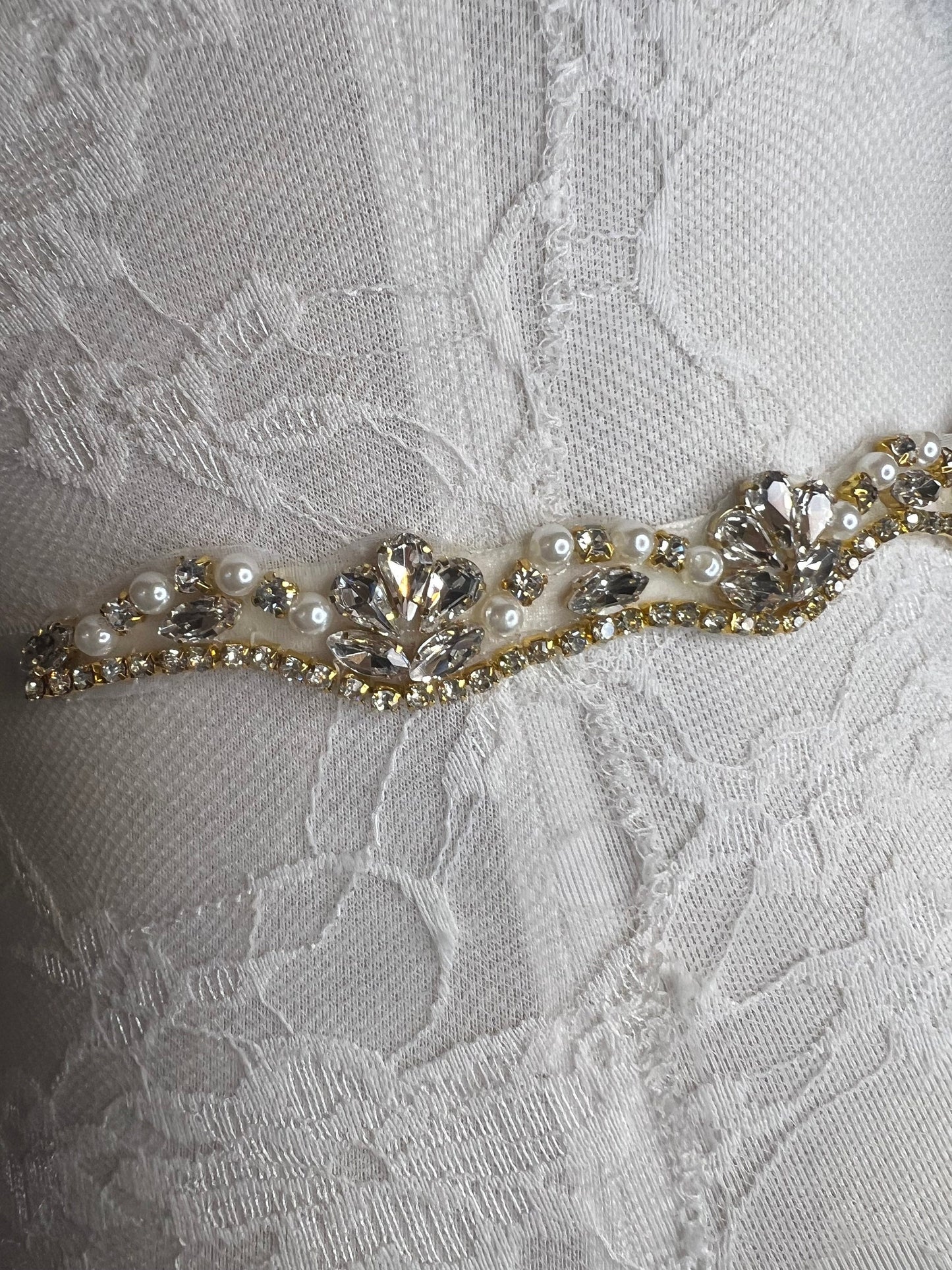 Wedding Belt, Bridal Belt, Sash Belt, Crystal and Pearl Rhinestone, Ivory Ribbon, Gold detail