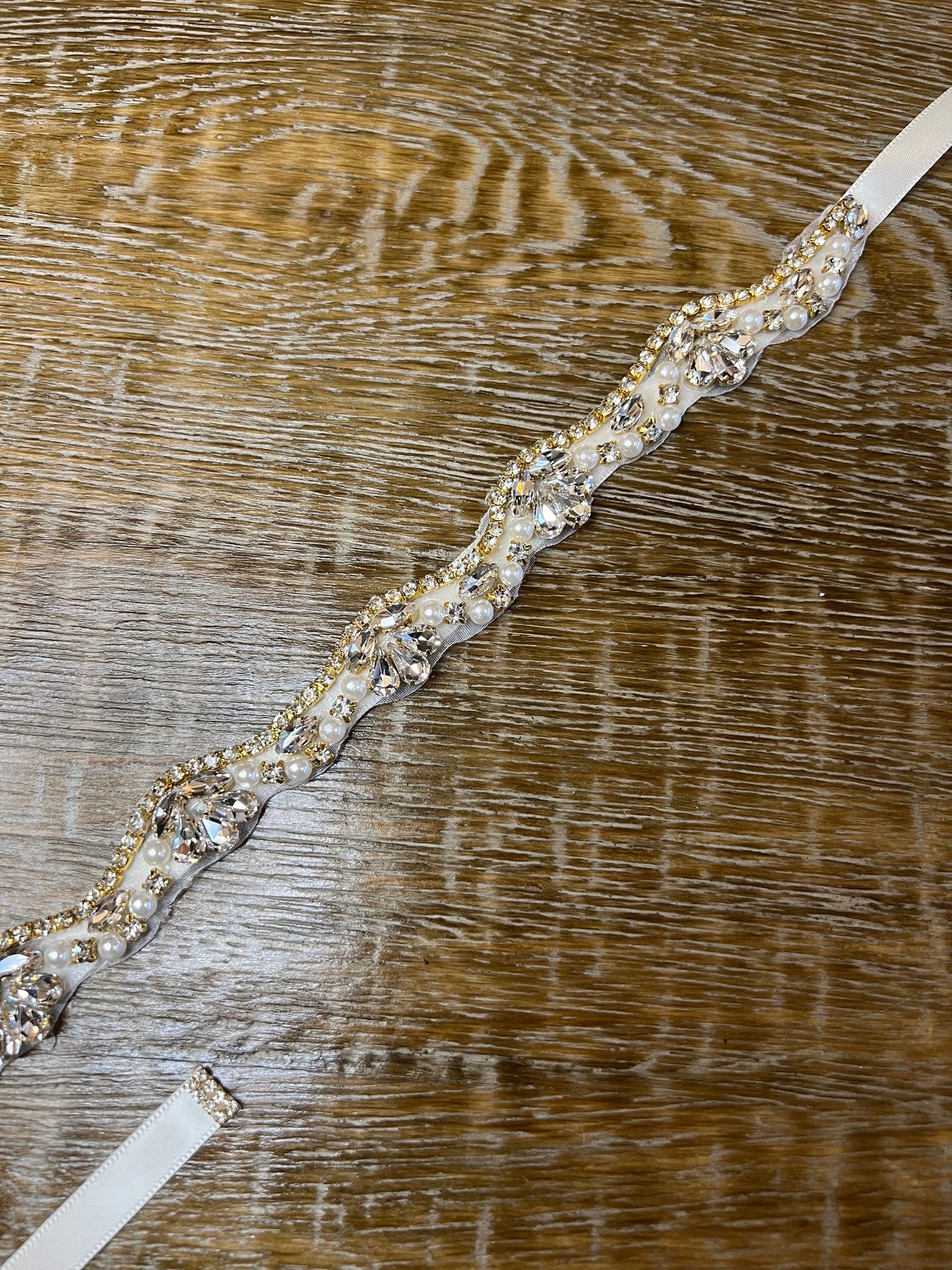 Wedding Belt, Bridal Belt, Sash Belt, Crystal and Pearl Rhinestone, Ivory Ribbon, Gold detail