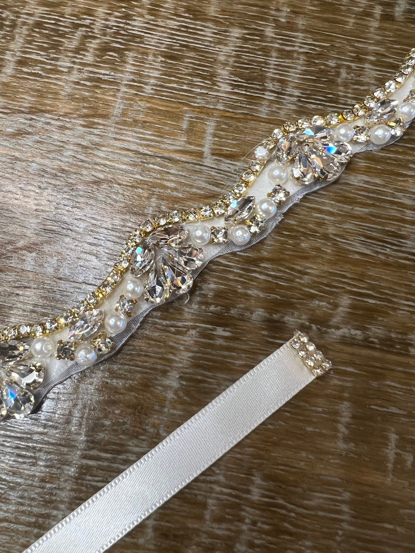 Wedding Belt, Bridal Belt, Sash Belt, Crystal and Pearl Rhinestone, Ivory Ribbon, Gold detail