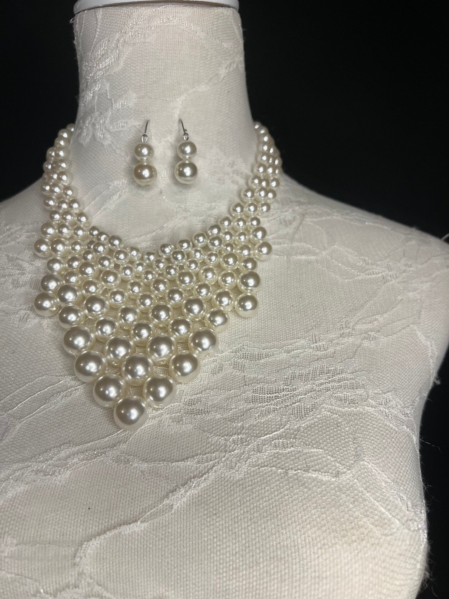 Handmade Beaded Pearl Necklace and Earring Set - Ivory