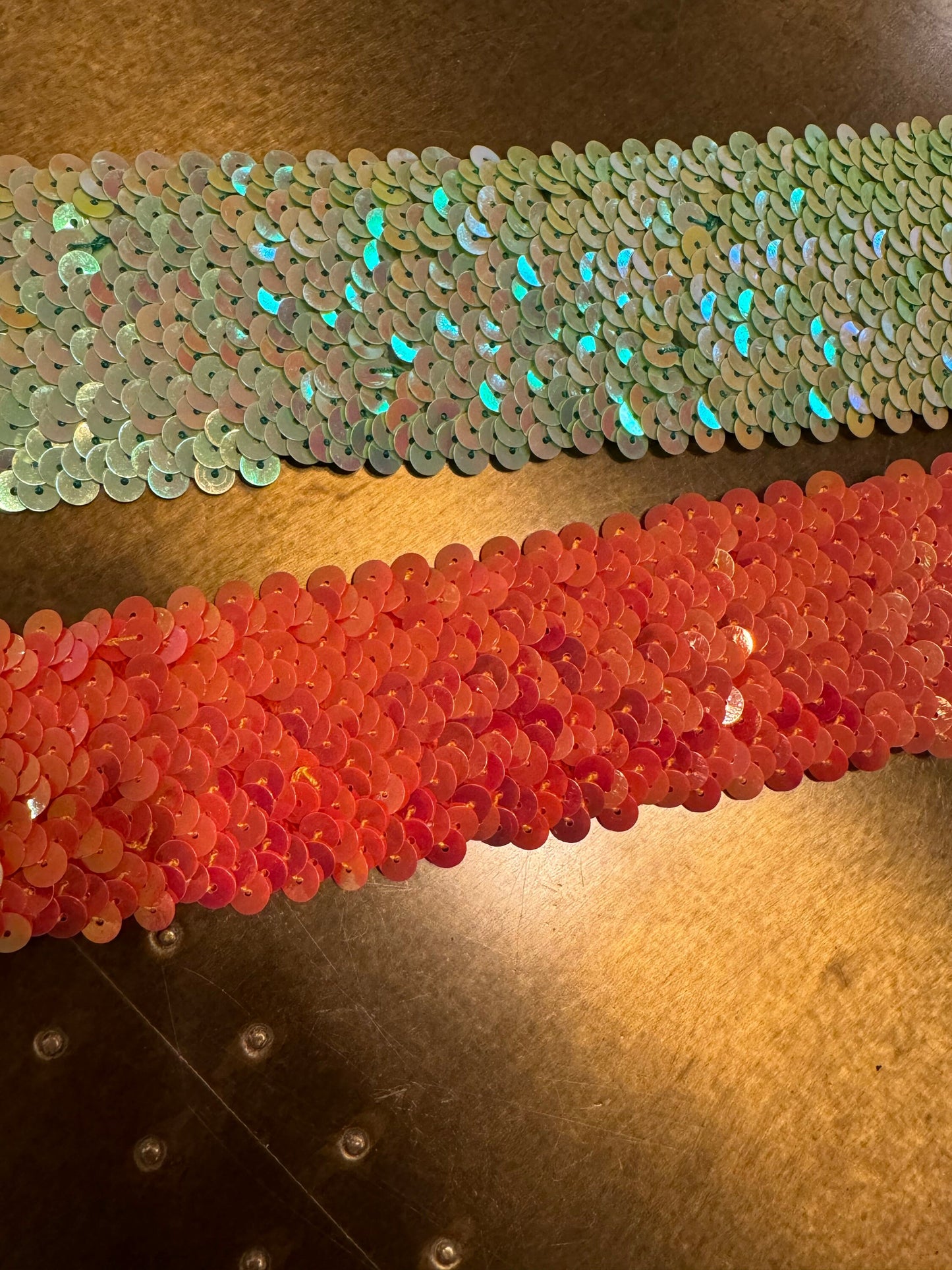 Sequins Elastic, Elasticated Sequins, Sequins, Continuous Sequins Elastic, Coral, Irridecscent Green