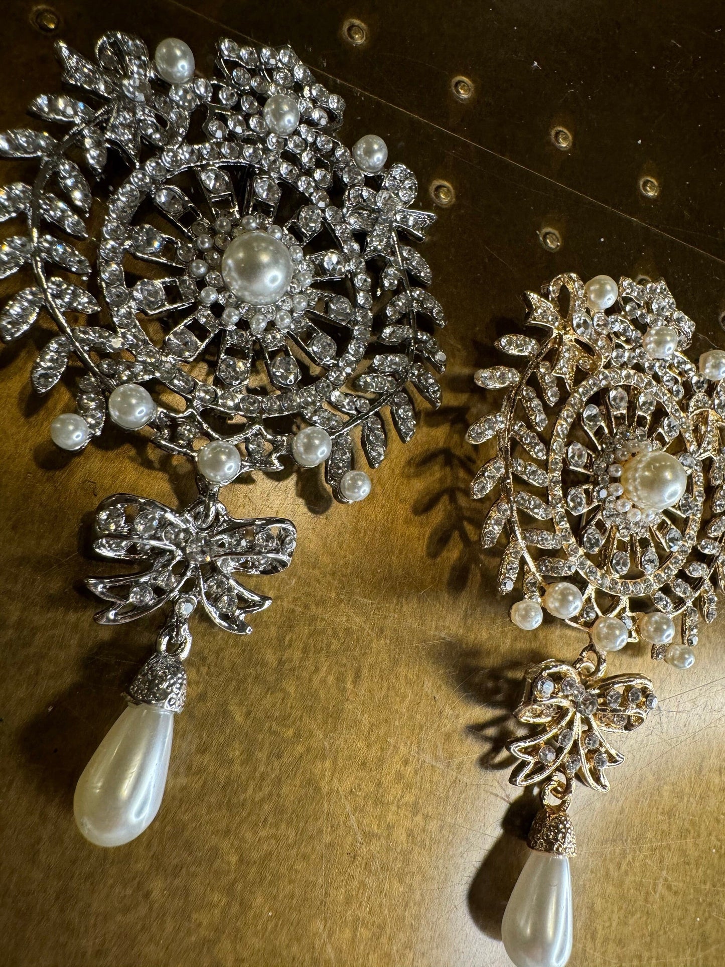 Rhinestone Crystal and Pearl Brooch, (4 inch)
