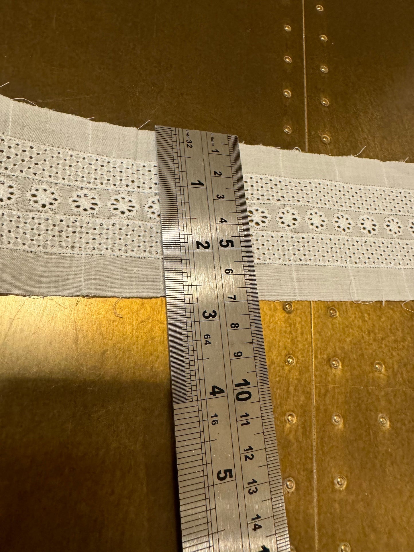 White Embroidery Anglaise Lace, 7cm Wide