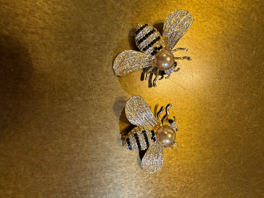 Brooch, Bee Pin on Brooch, Diamanté & Pearl, Gift, Elegant Brooch, 5cm x 3cm, 2” Wide