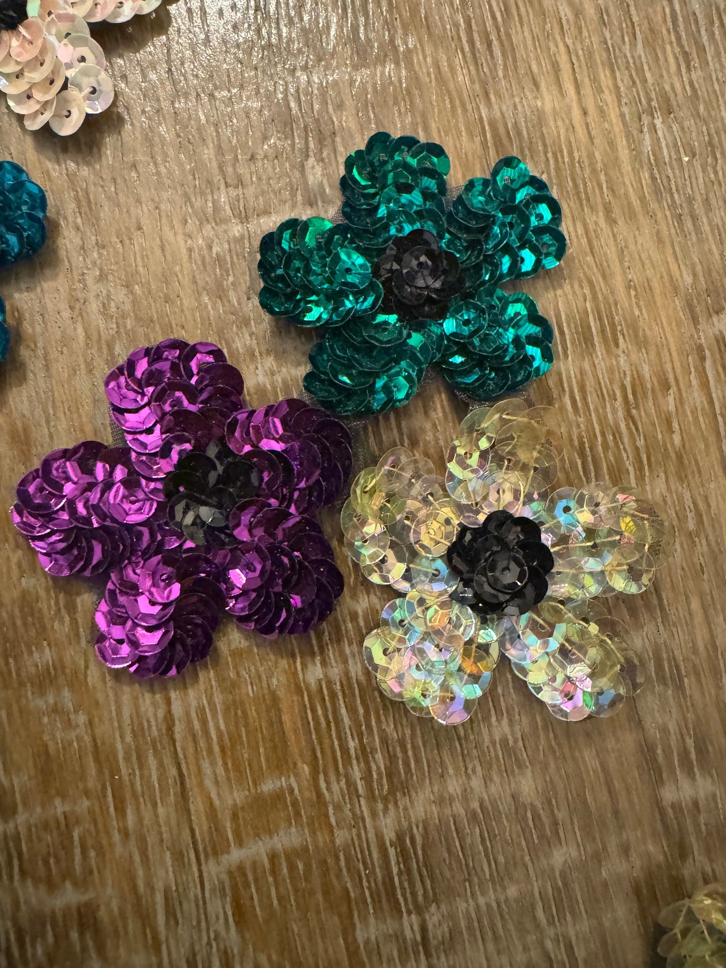 Handmade Sequins Daisy Appliqué, Sew-On Embellishments