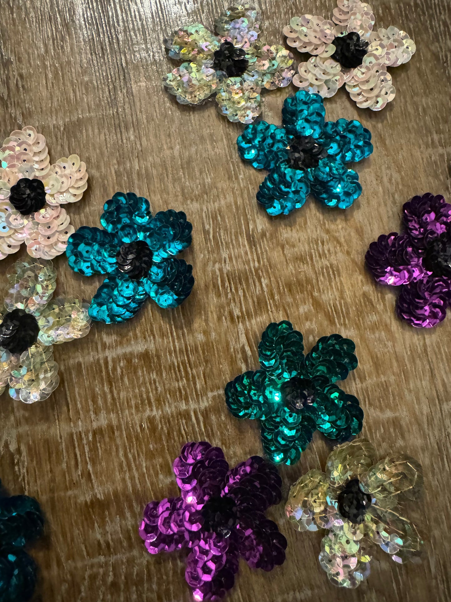 Handmade Sequins Daisy Appliqué, Sew-On Embellishments