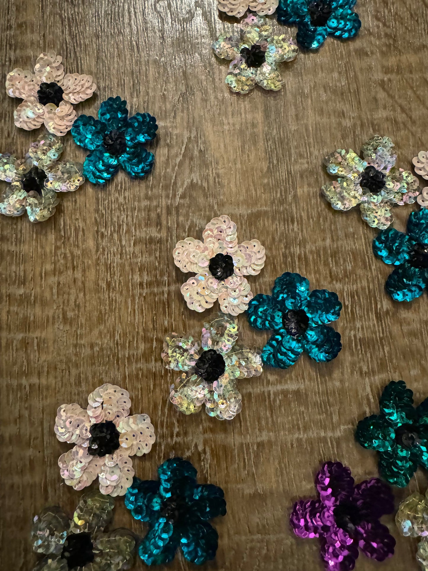 Handmade Sequins Daisy Appliqué, Sew-On Embellishments
