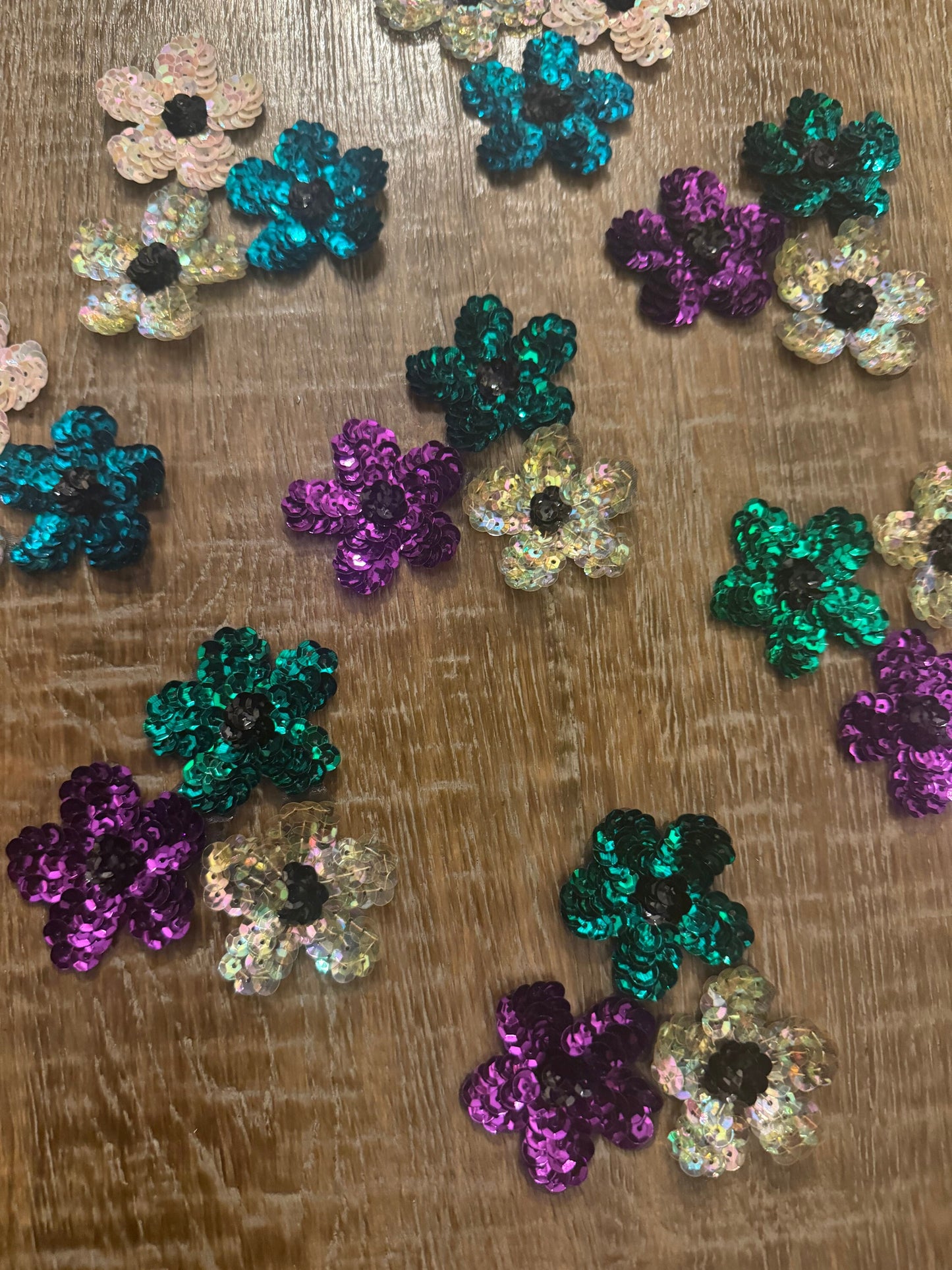 Handmade Sequins Daisy Appliqué, Sew-On Embellishments