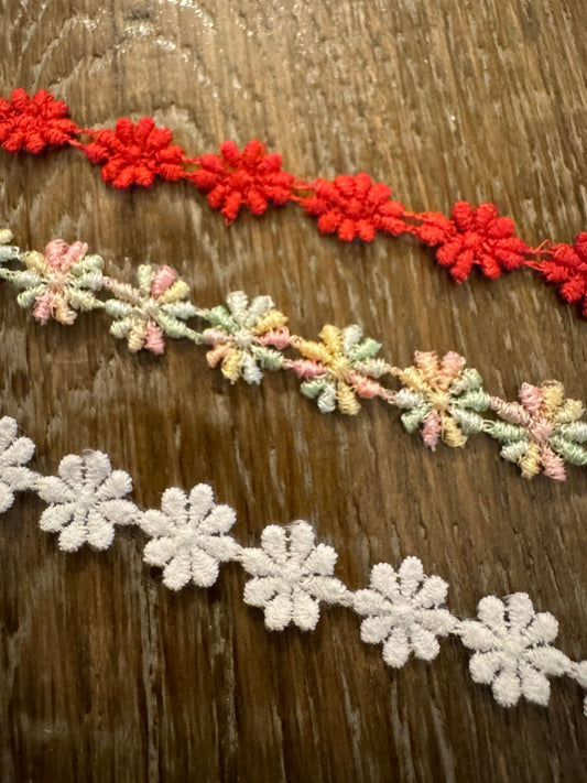 2mts, Daisy Lace, Daisy Trim, Red, White, Multi Colour, 1cm Wide