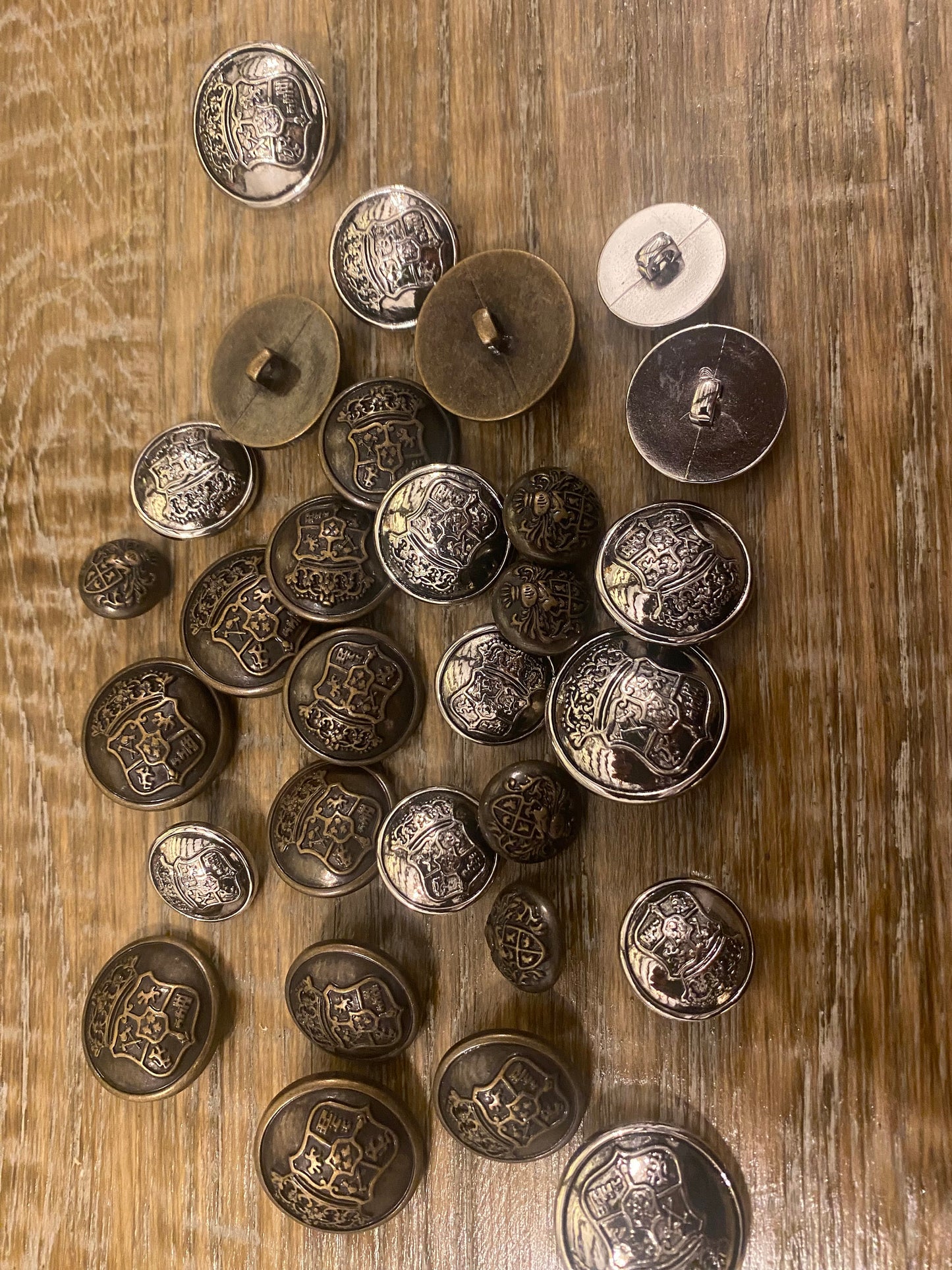 6pcs Buttons, Crest Design Button, Silver, Antique Brass, 28L, 34L, 1.8cm, 2.1cm