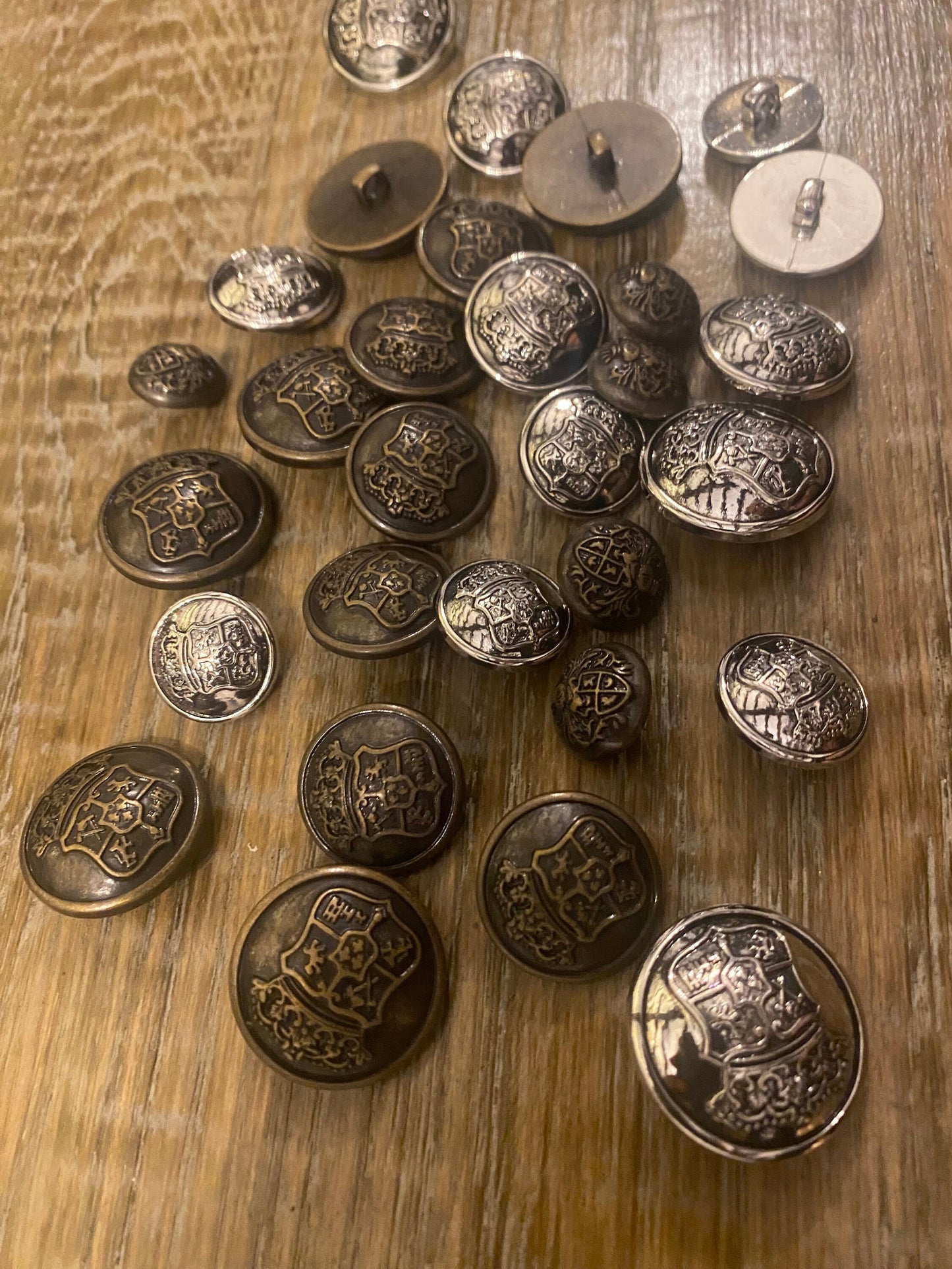 6pcs Buttons, Crest Design Button, Silver, Antique Brass, 28L, 34L, 1.8cm, 2.1cm