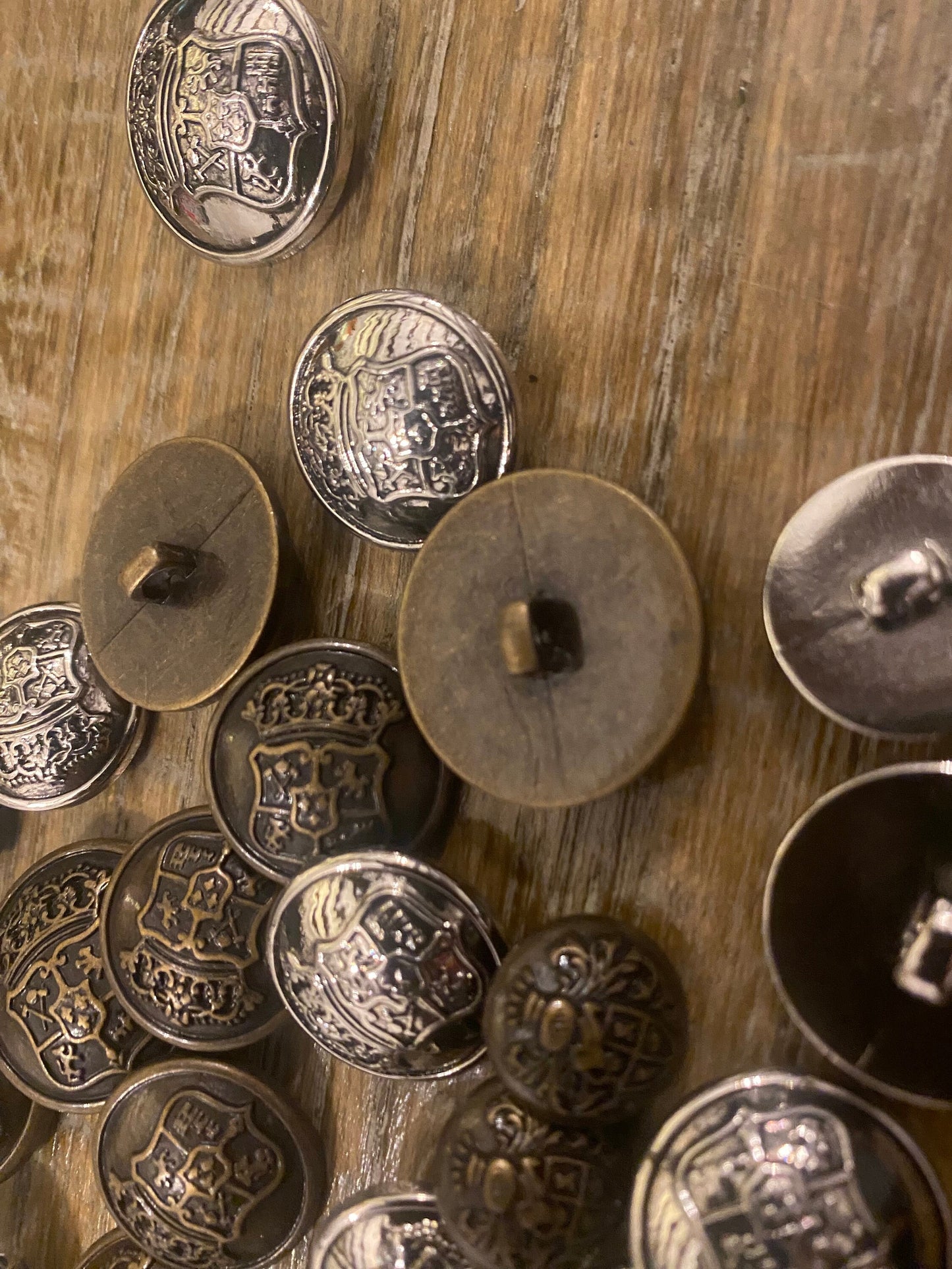 6pcs Buttons, Crest Design Button, Silver, Antique Brass, 28L, 34L, 1.8cm, 2.1cm
