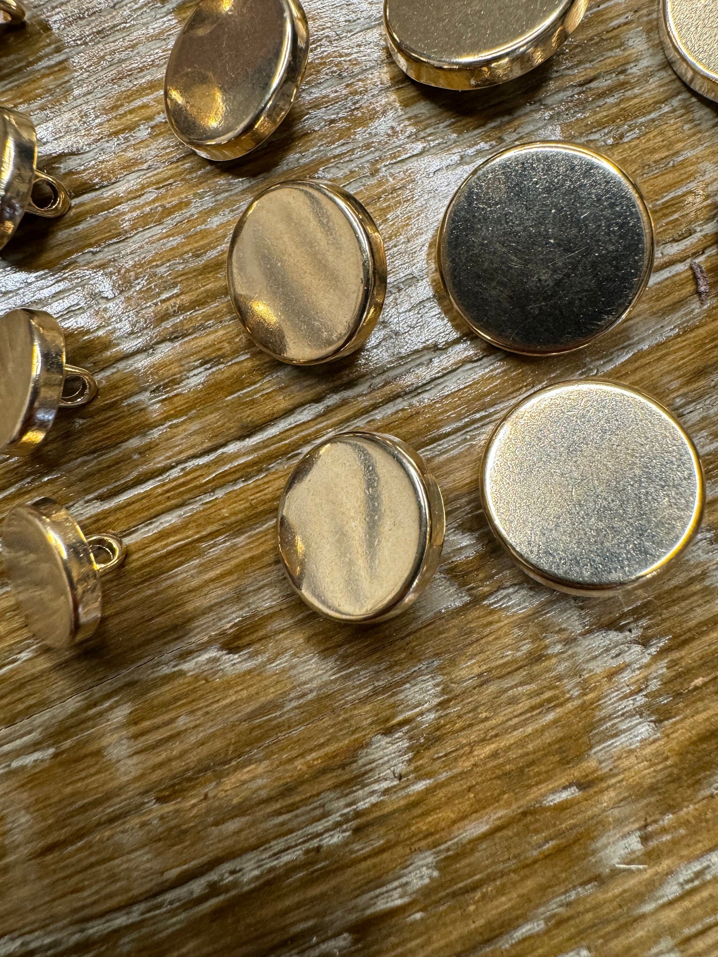 6pc, Gold Alloy Metal Buttons, 18L, 24L, 28L, 32L, 11.5mm, 15mm, 18mm, 21mm