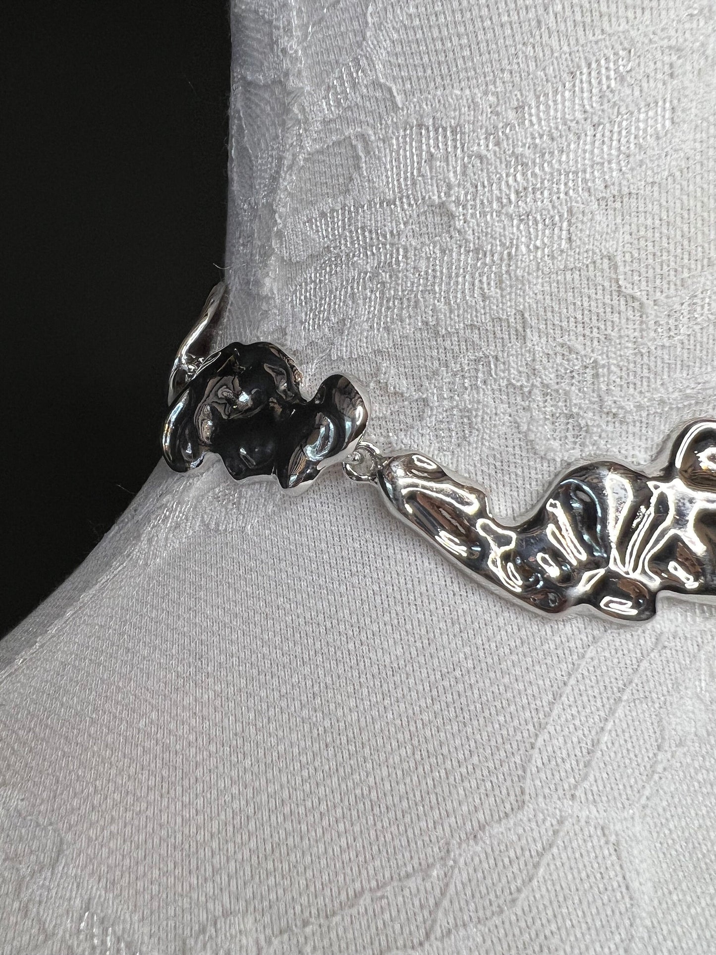 Silver Hammered Necklace FAN Accessory